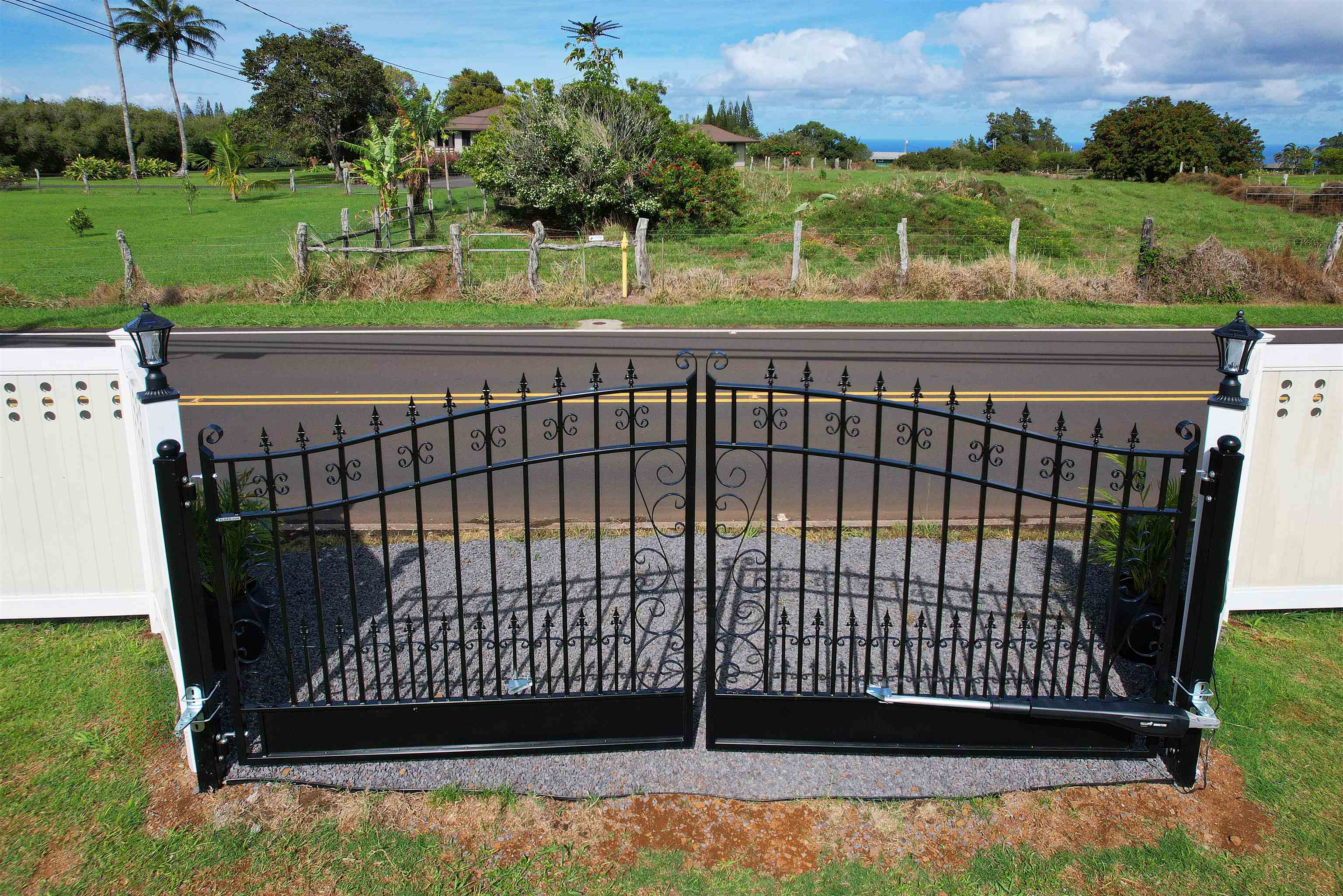 Haiku, Hawaii, 96708, United States, 3 Bedrooms Bedrooms, ,6 BathroomsBathrooms,Residential,For Sale,1989275