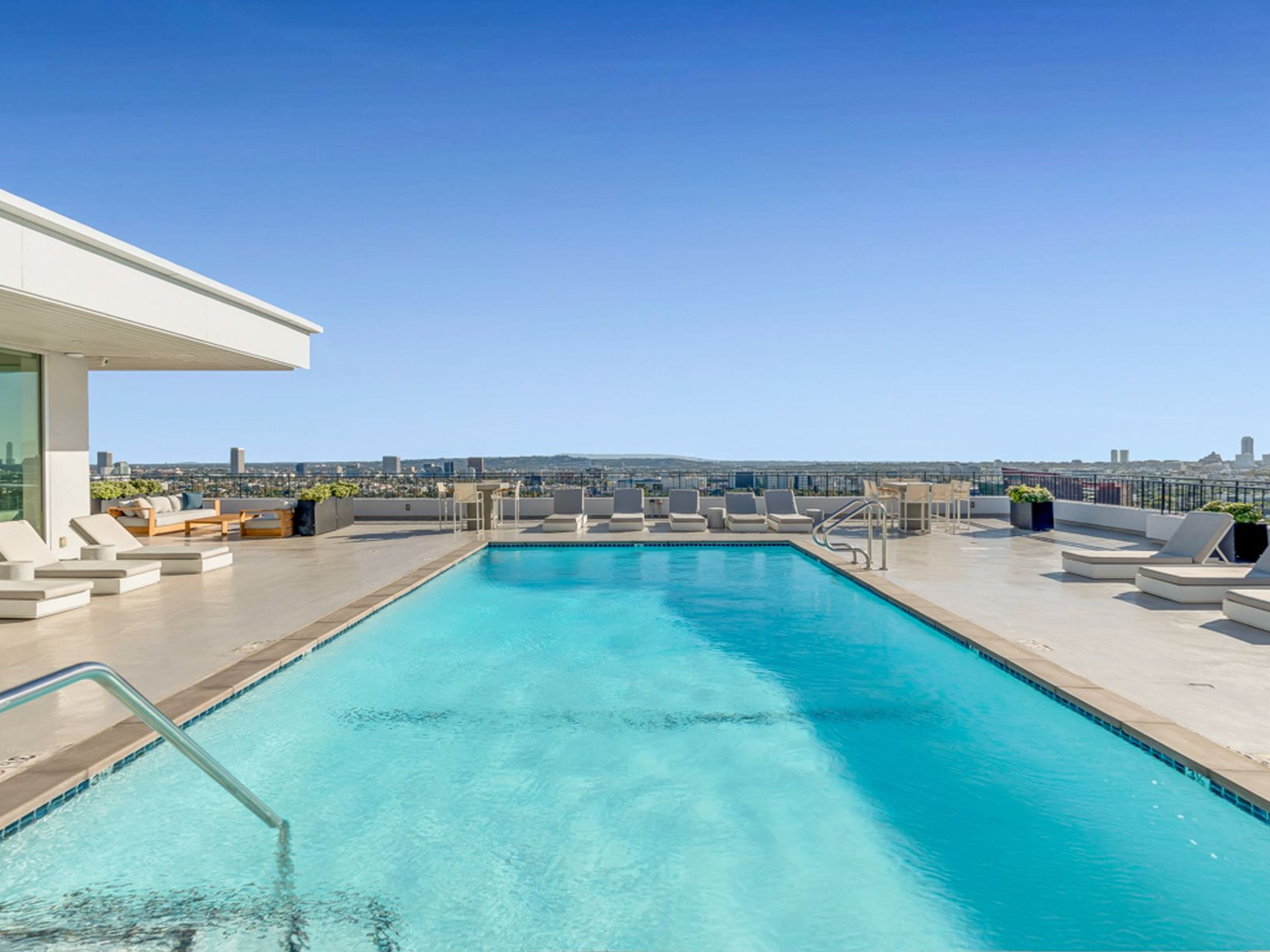  1100 Alta Loma Vista Road , West Hollywood, CA 90069 - 物件實景