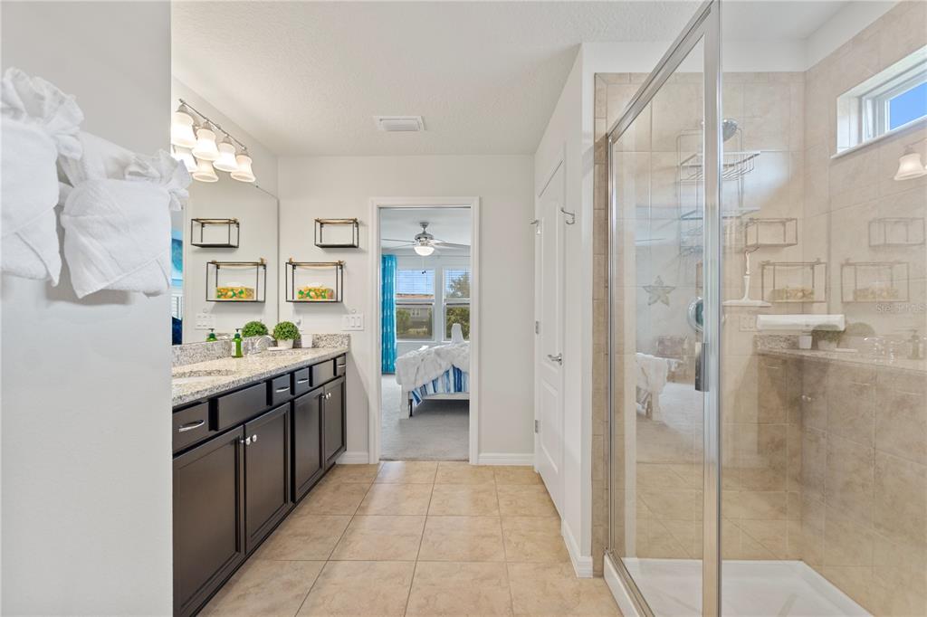 Davenport, Florida, 33837, United States, 5 Bedrooms Bedrooms, ,4 BathroomsBathrooms,Residential,For Sale,1933359