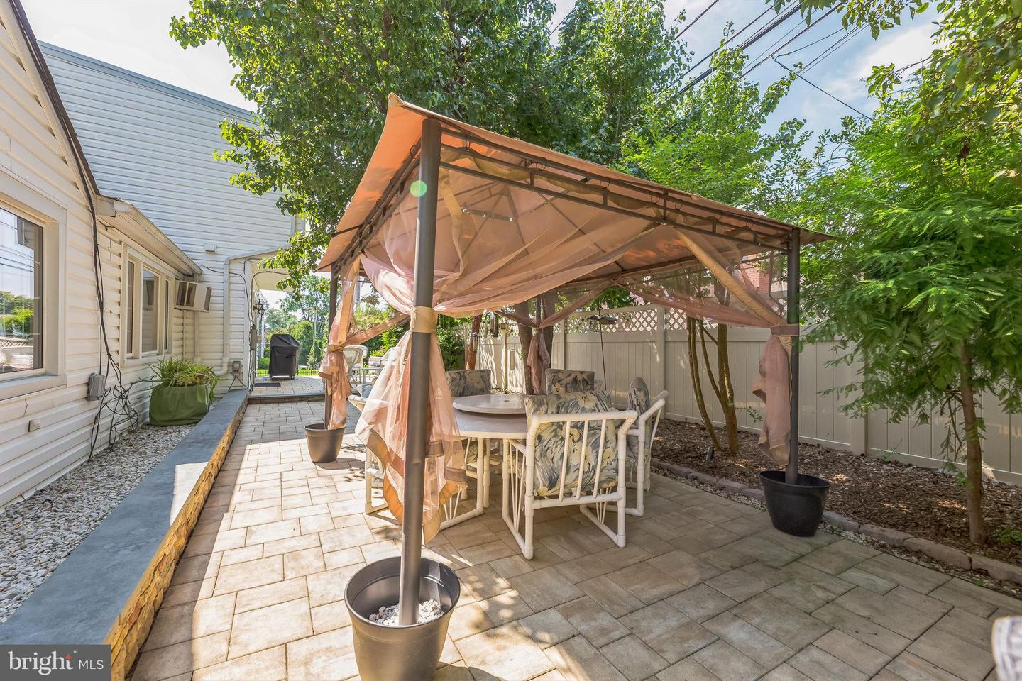 Drexel Hill, Pennsylvania, 19026, United States, 5 Bedrooms Bedrooms, ,6 BathroomsBathrooms,Residential,For Sale,1934182