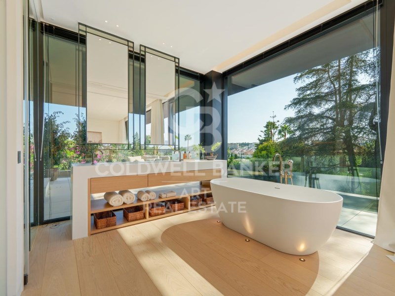 Marbella, Andalusia, ES, 6 Bedrooms Bedrooms, ,7 BathroomsBathrooms,Residential,For Sale,1949933