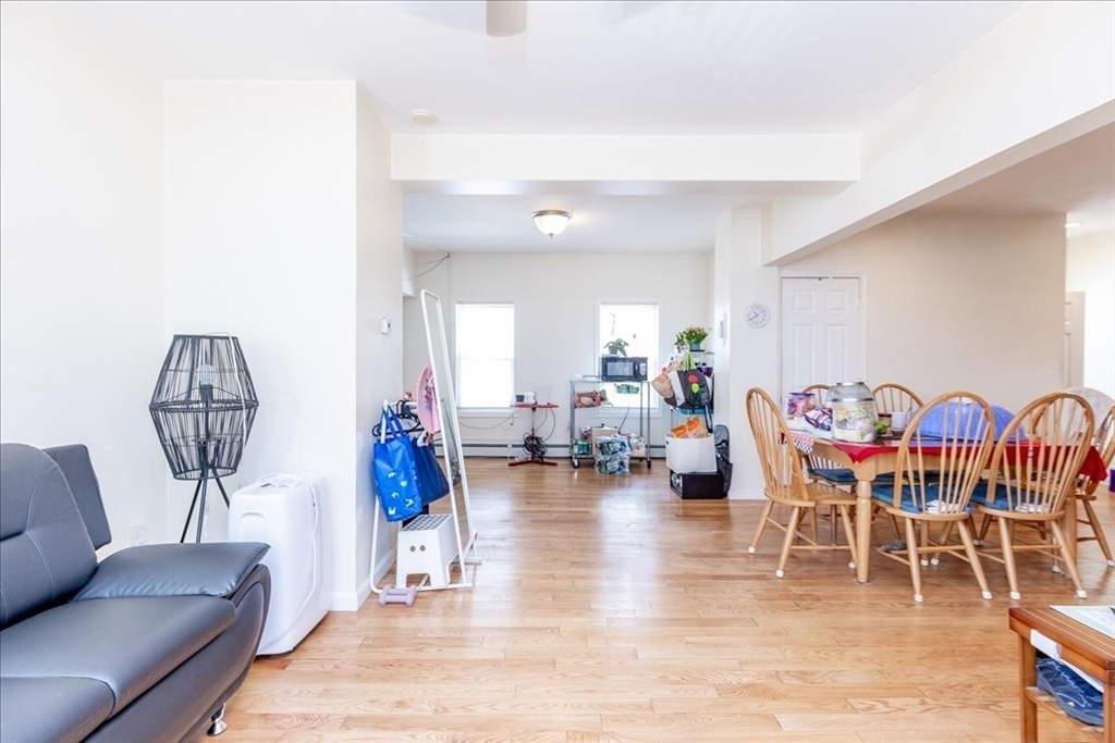 Lowell, Massachusetts, 01854, United States, 3 Bedrooms Bedrooms, ,2 BathroomsBathrooms,Residential,For Sale,1918371