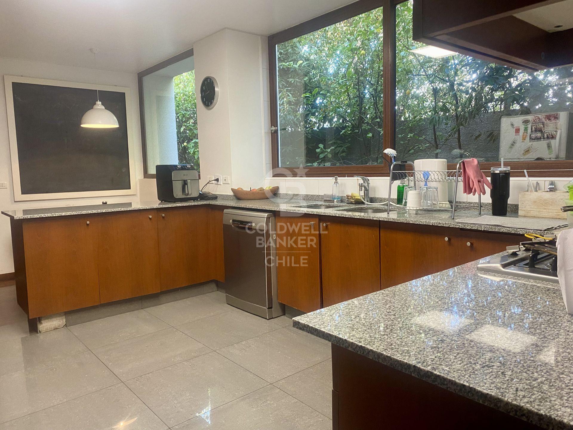 Lo Barnechea, Chile, 7 Bedrooms Bedrooms, ,5 BathroomsBathrooms,Residential,For Sale,1950846