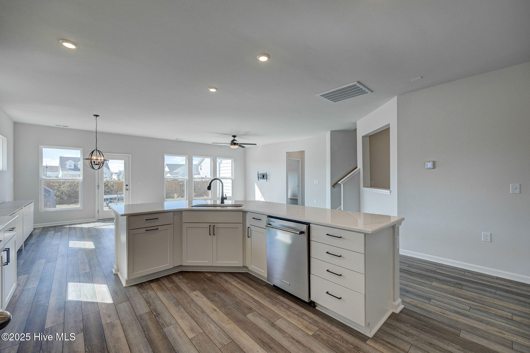 Wilmington, North Carolina, 28412, United States, 4 Bedrooms Bedrooms, ,3 BathroomsBathrooms,Residential,For Sale,1956827