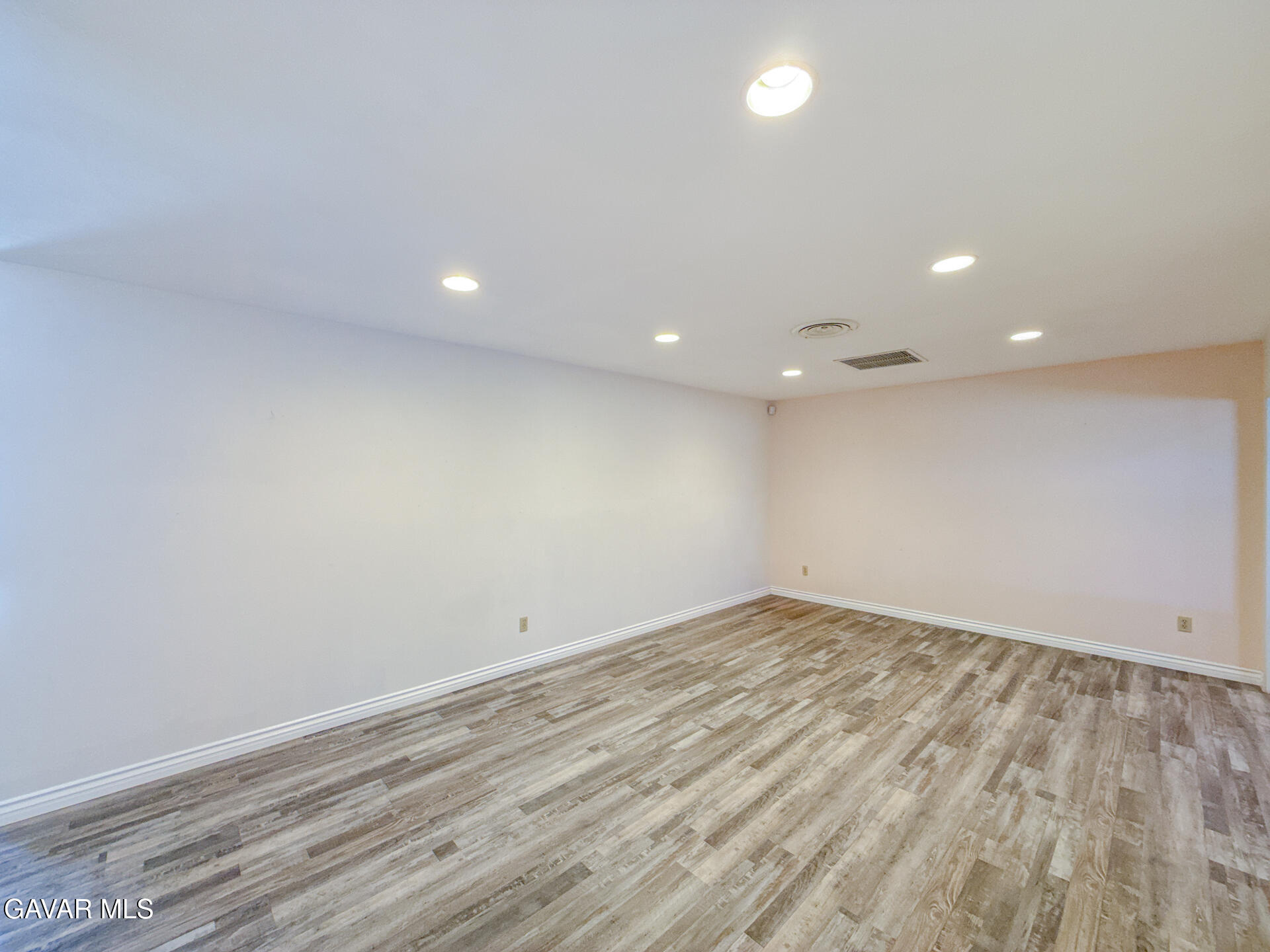 Palmdale, California, 93550, United States, 4 Bedrooms Bedrooms, ,2 BathroomsBathrooms,Residential,For Sale,2028325