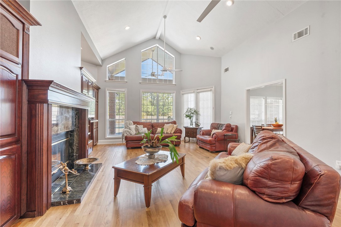 College Station, Texas, 77845, United States, 4 Bedrooms Bedrooms, ,4 BathroomsBathrooms,Residential,For Sale,1935327