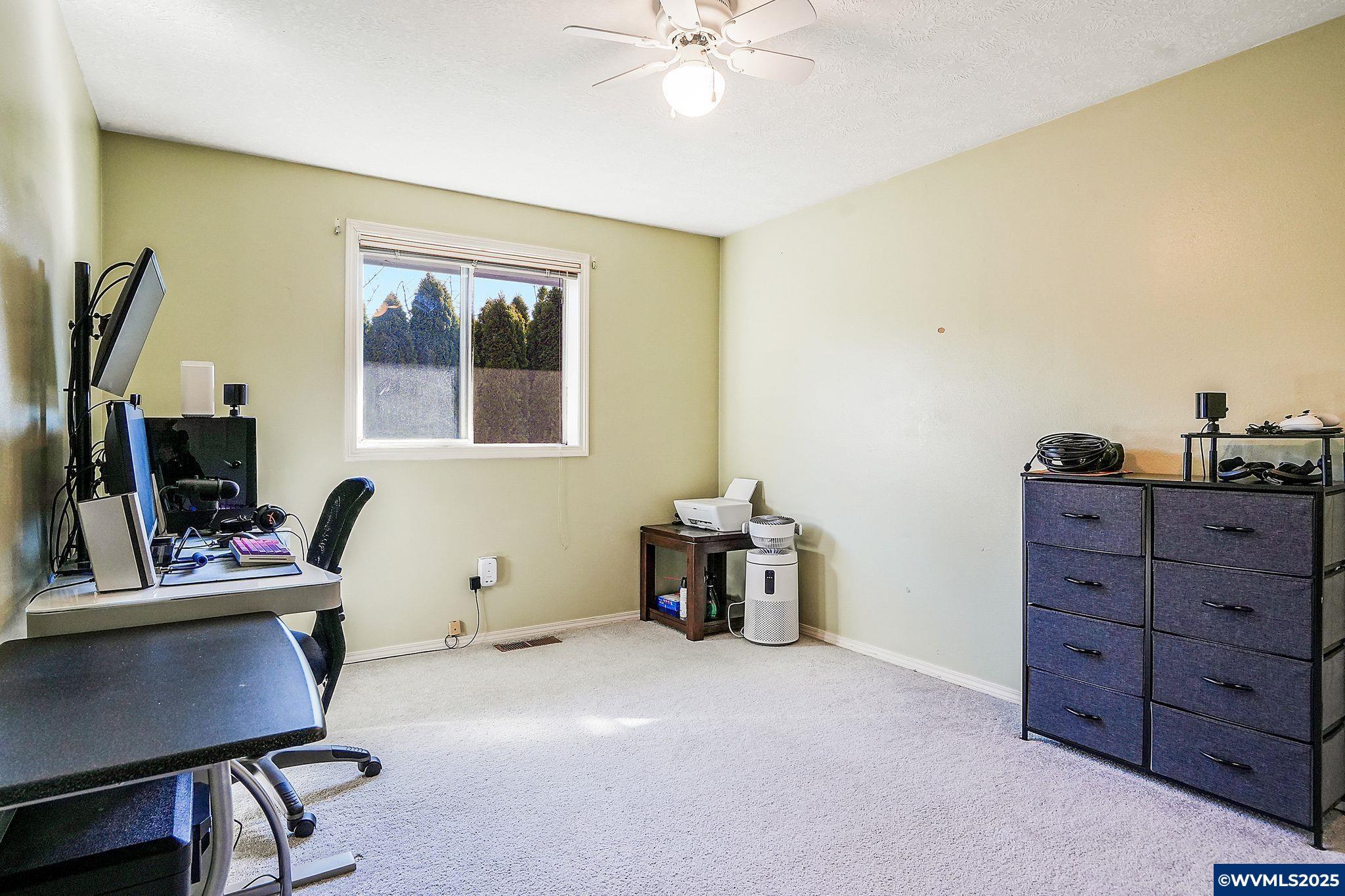 Salem, Oregon, 97302, United States, 5 Bedrooms Bedrooms, ,4 BathroomsBathrooms,Residential,For Sale,1728980