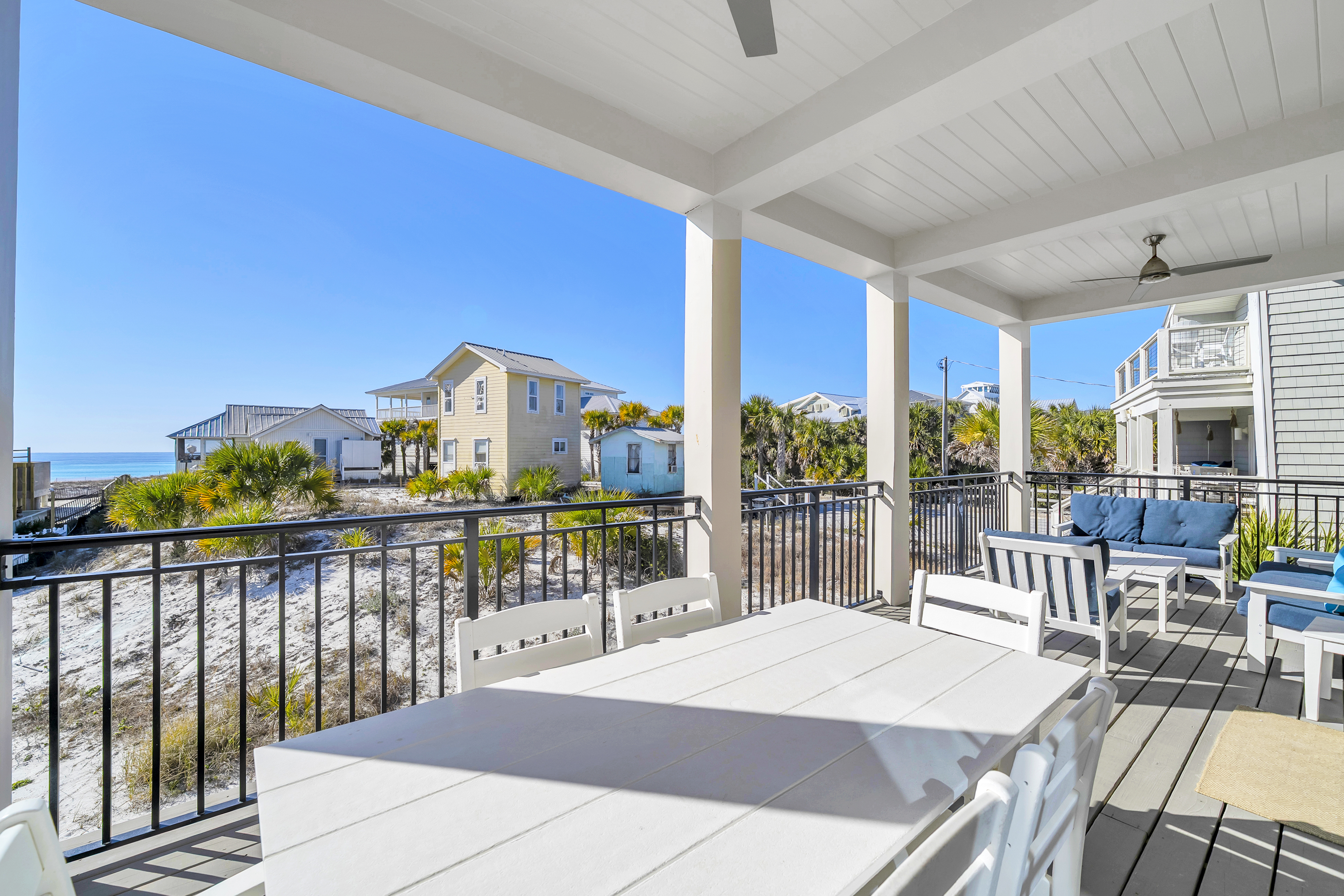  Iconic Grayton Beachfront Retreat with Elevator, Pool & Ample Parking - 物件實景