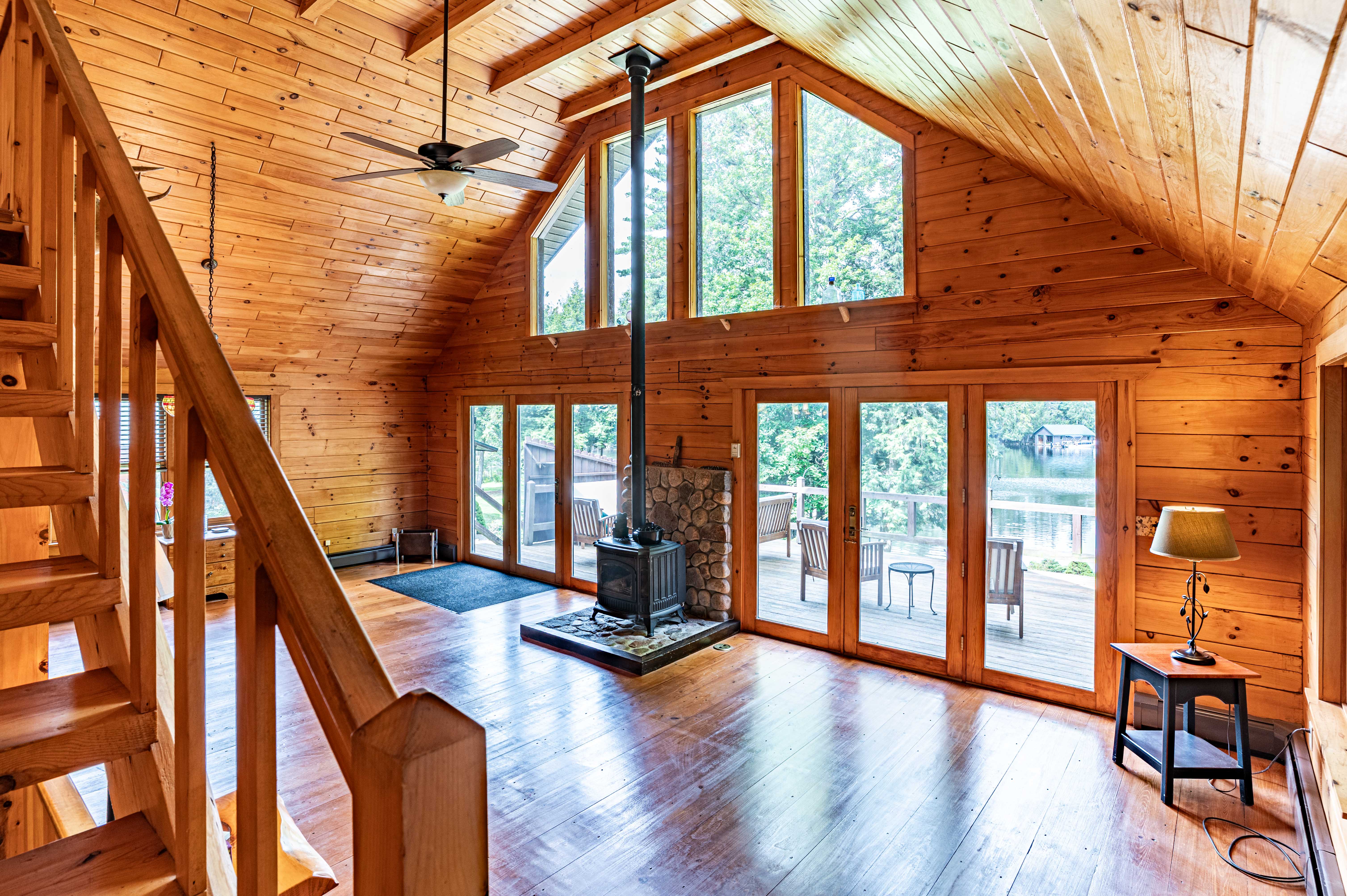  Year Round Chalet in a Beautiful, Protected Cove - 物件實景
