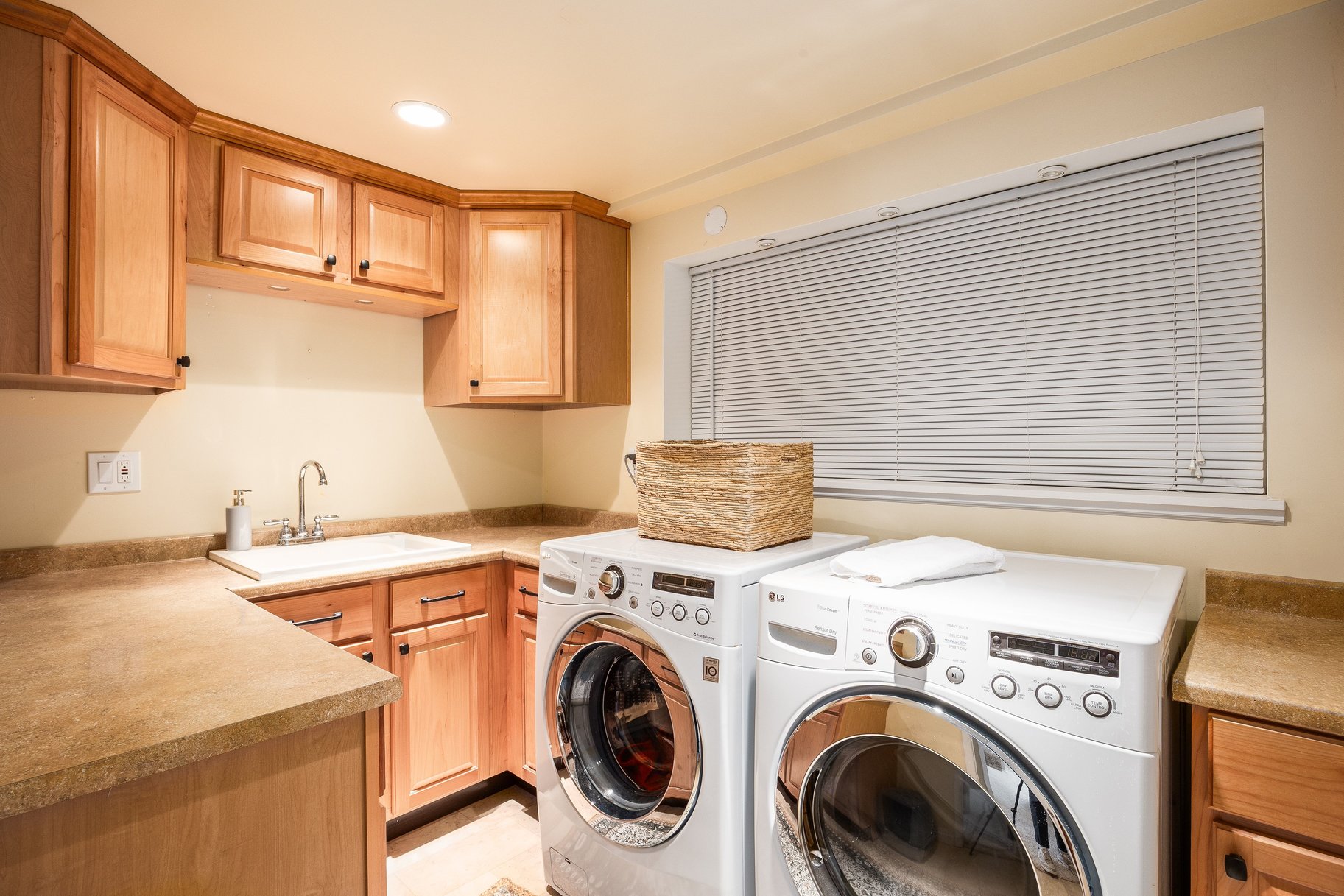  Stunning Remodeled Rambler - 物件實景