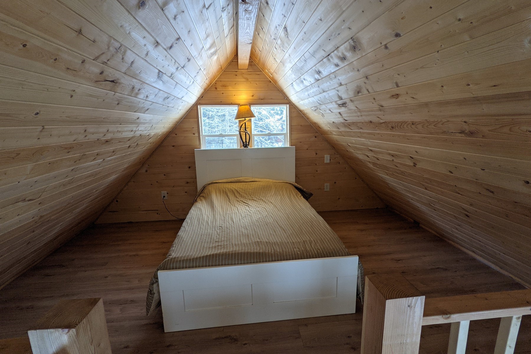  Charming Country Home on 10 Acres - 物件實景