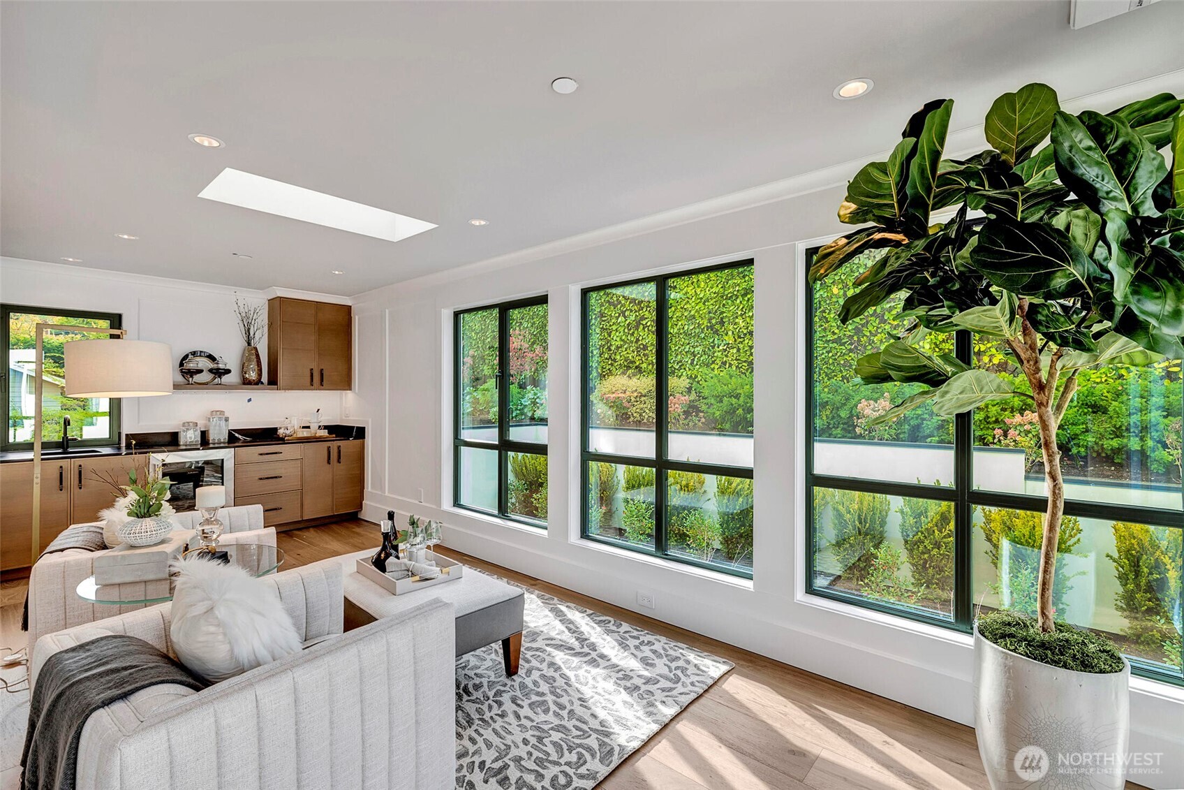 Medina, Washington, 98039, United States, 5 Bedrooms Bedrooms, ,6 BathroomsBathrooms,Residential,For Sale,1988345