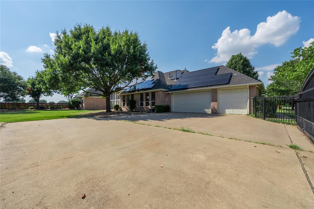 Crowley, Texas, 76036, United States, 4 Bedrooms Bedrooms, ,3 BathroomsBathrooms,Residential,For Sale,1930619