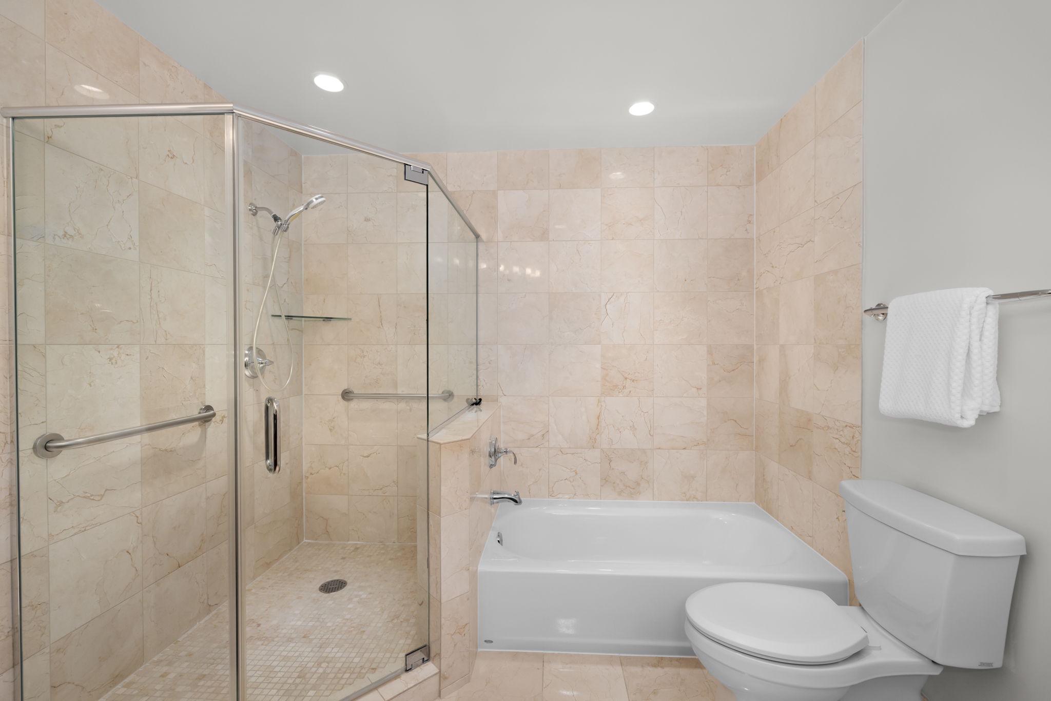  8220 Crestwood Heights Drive, Mclean, VA, 22102 - 物件實景