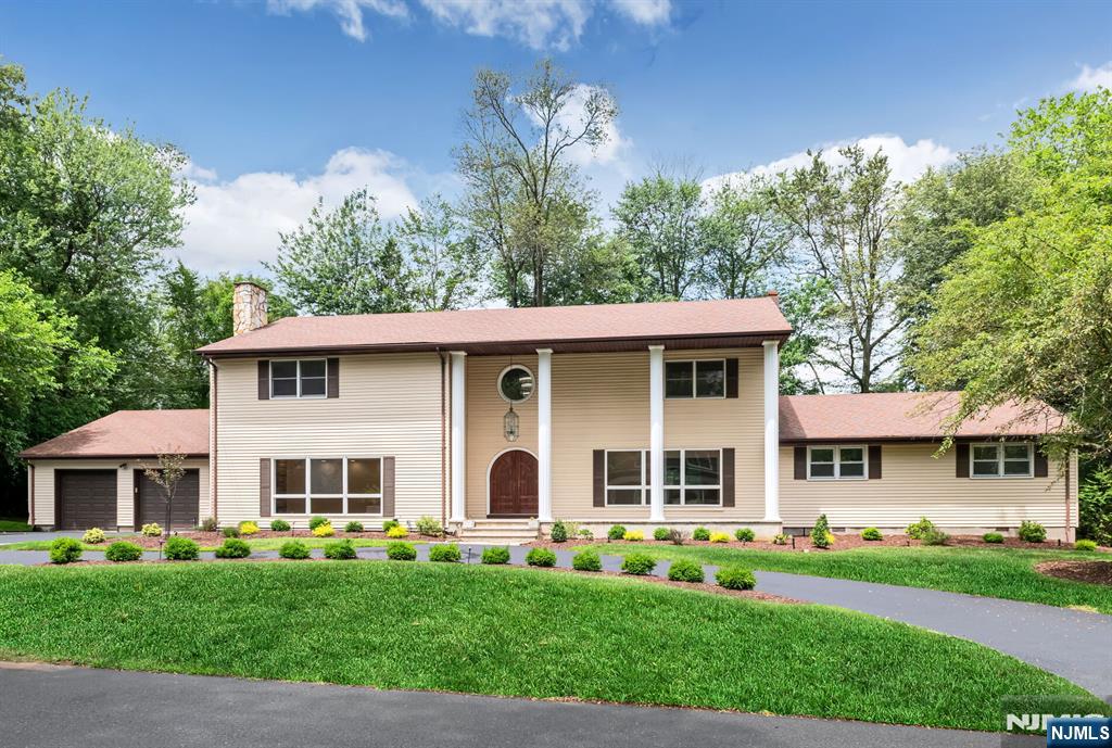 Wyckoff, New Jersey, 07481, United States, 5 Bedrooms Bedrooms, ,5 BathroomsBathrooms,Residential,For Sale,1951013