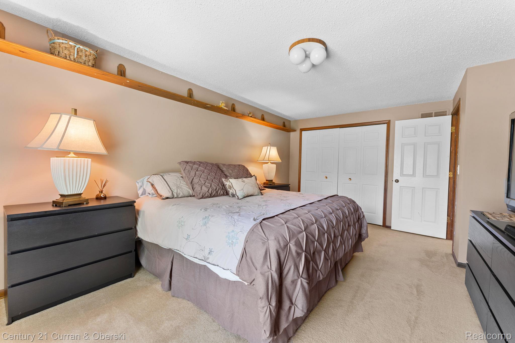 Novi, Michigan, 48375, United States, 4 Bedrooms Bedrooms, ,3 BathroomsBathrooms,Residential,For Sale,2048912