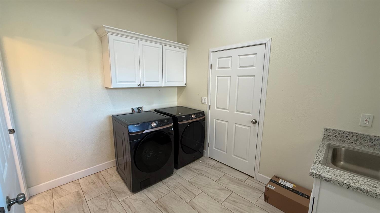 Selma, California, 93662, United States, 4 Bedrooms Bedrooms, ,2 BathroomsBathrooms,Residential,For Sale,1974766