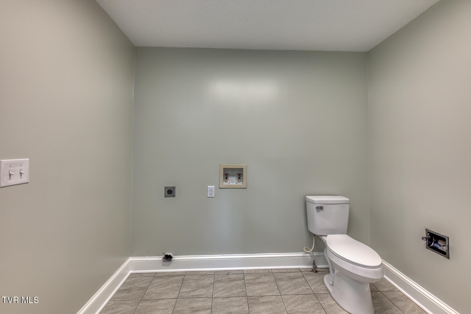 Afton, Tennessee, 37616, United States, 5 Bedrooms Bedrooms, ,3 BathroomsBathrooms,Residential,For Sale,2048467