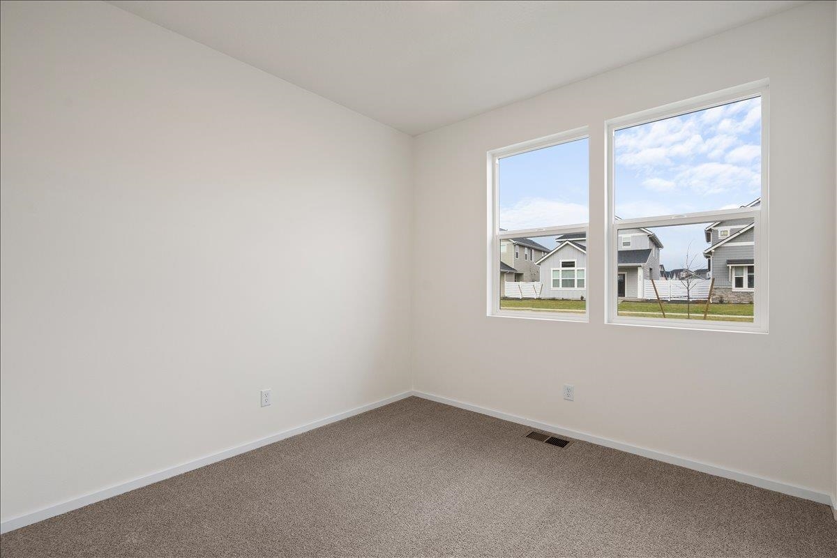 Deer Park, Washington, 99006, United States, 5 Bedrooms Bedrooms, ,2 BathroomsBathrooms,Residential,For Sale,1956687