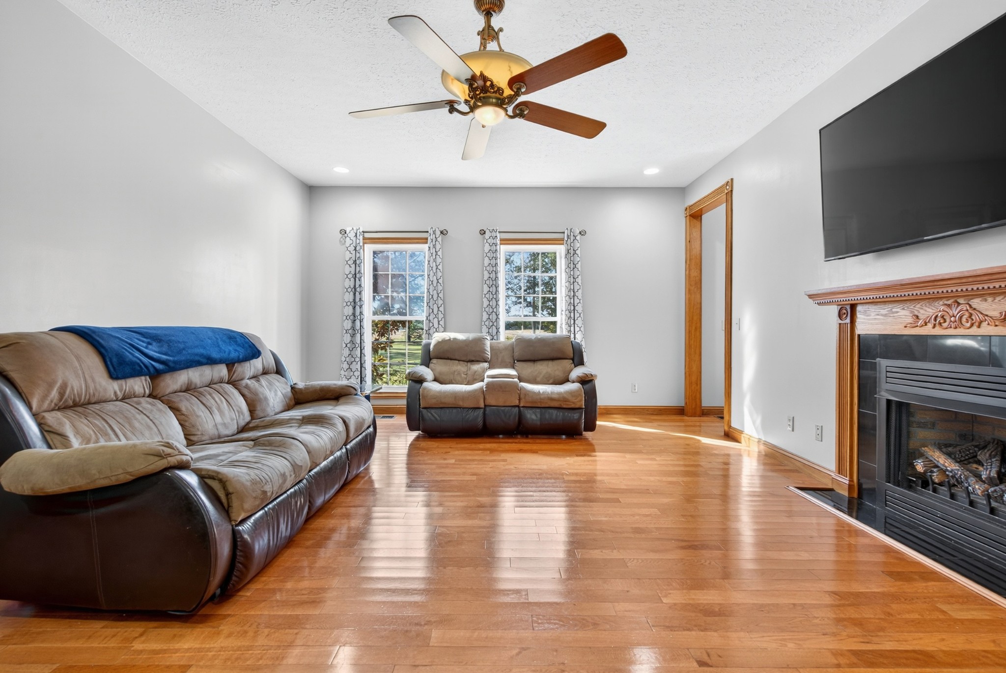 Puryear, Tennessee, 38251, United States, 4 Bedrooms Bedrooms, ,4 BathroomsBathrooms,Residential,For Sale,1981229