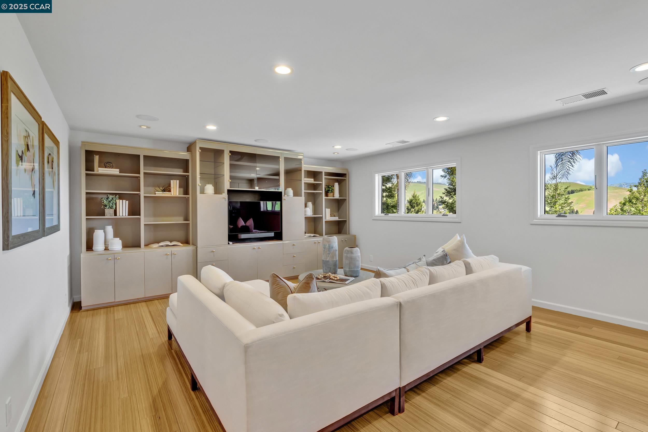 Danville, California, 94506, United States, 5 Bedrooms Bedrooms, ,6 BathroomsBathrooms,Residential,For Sale,1948518