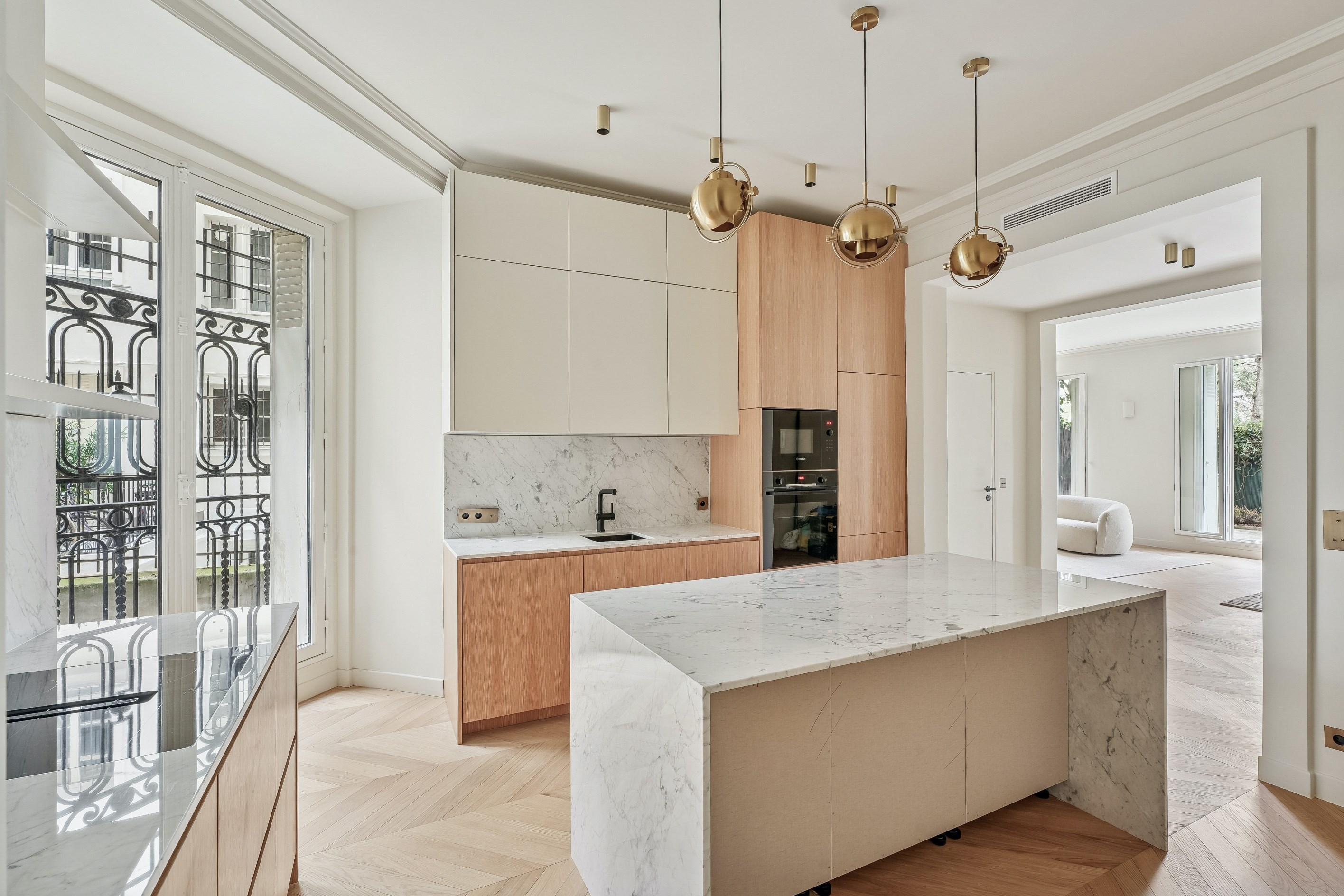  Off-Market – Exceptional Garden-Level Apartment Facing the Eiffel Tower - 物件實景