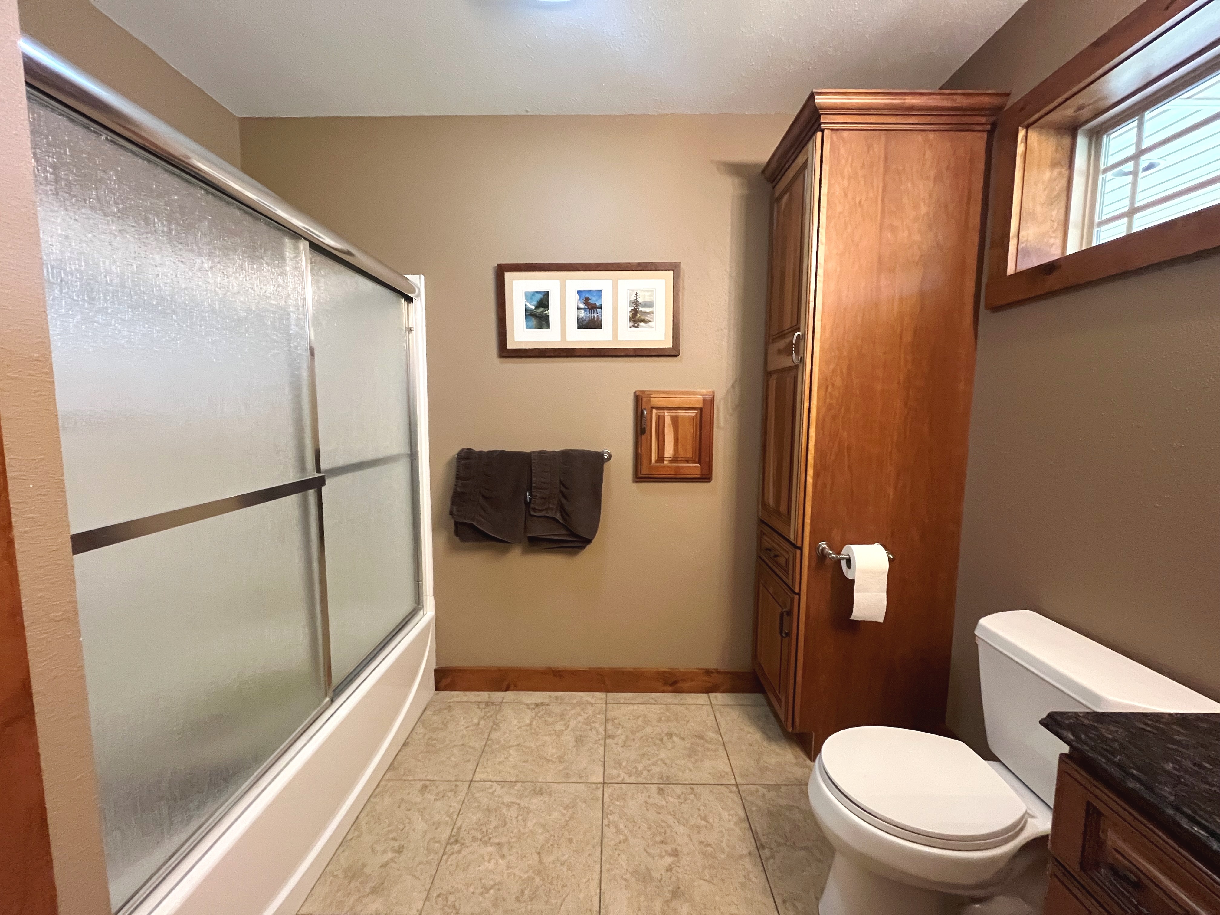 Chillicothe, Missouri, 64601, United States, 3 Bedrooms Bedrooms, ,3 BathroomsBathrooms,Residential,For Sale,1924445