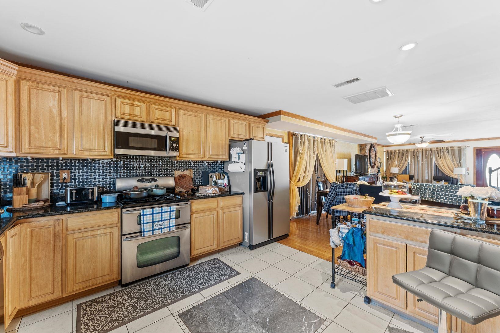 North Bergen, New Jersey, 07047, United States, 5 Bedrooms Bedrooms, ,5 BathroomsBathrooms,Residential,For Sale,2000699