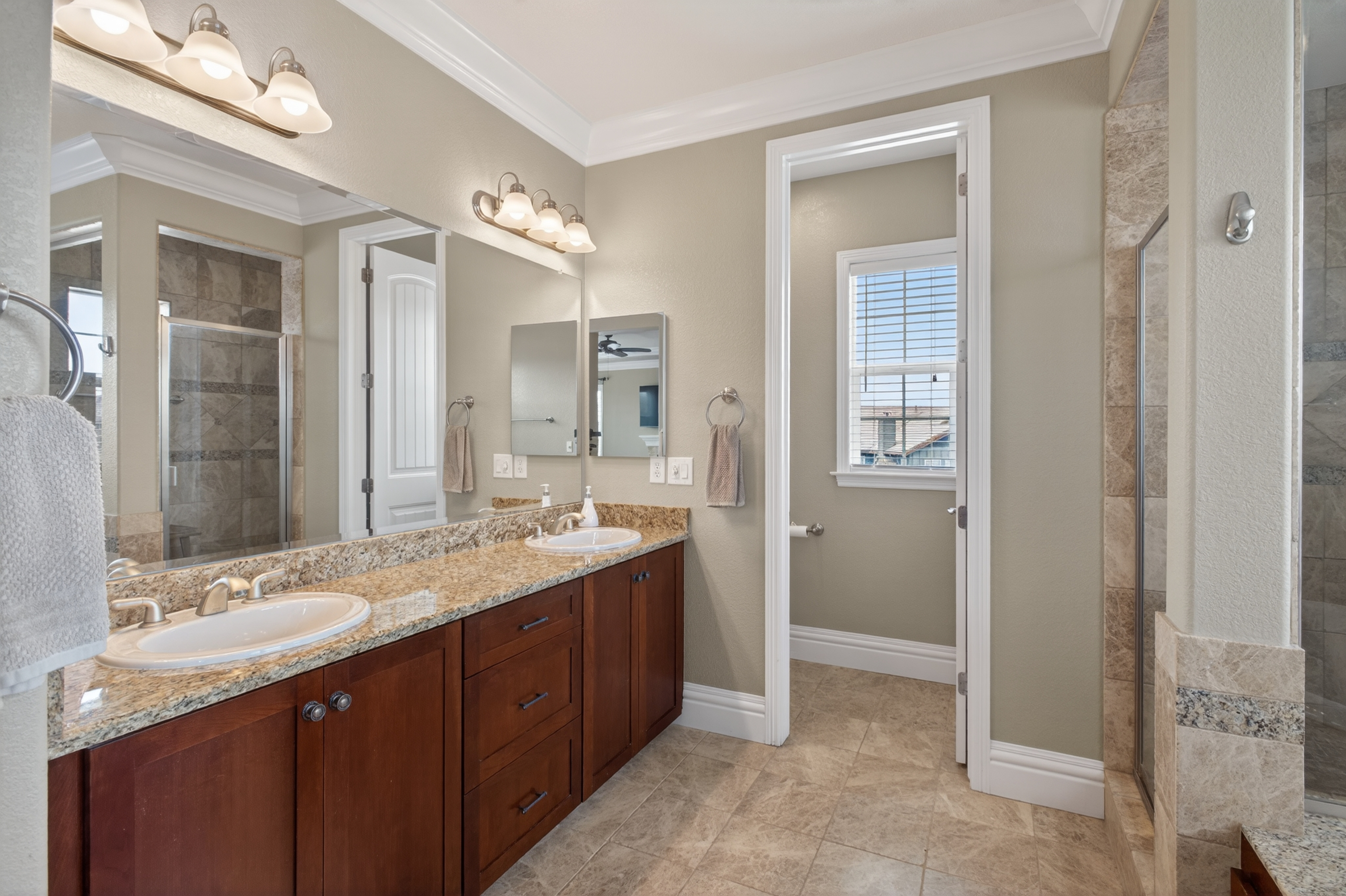  Backcountry Living: Open Space Views, Wet Bar Theater & Luxury Primary Suite - 物件實景