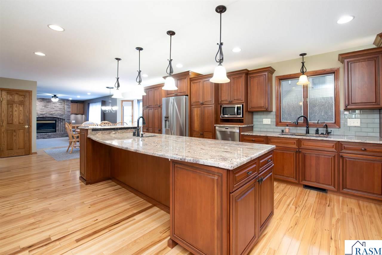 North Mankato, Minnesota, 56003, United States, 5 Bedrooms Bedrooms, ,3 BathroomsBathrooms,Residential,For Sale,1998081