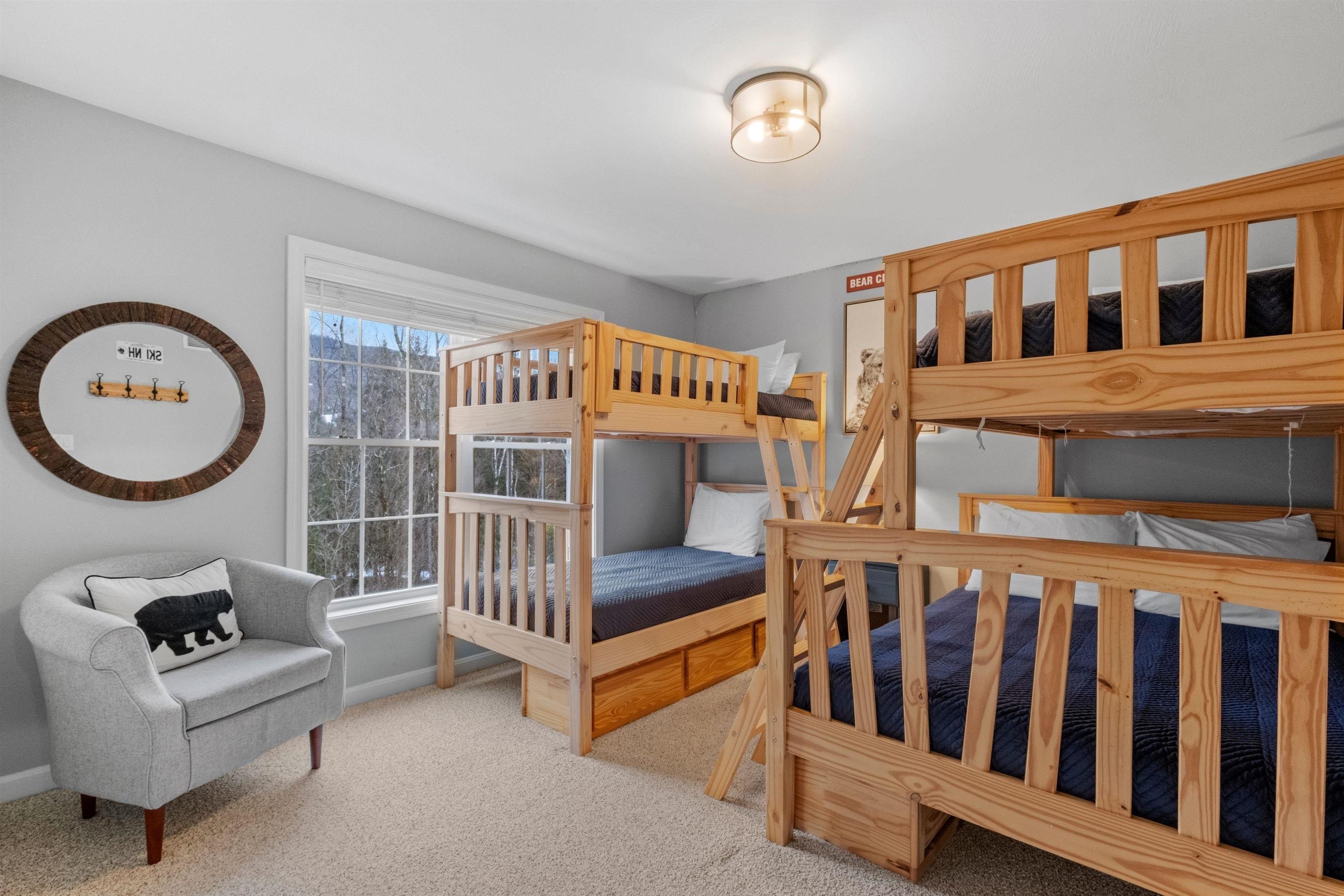 Lincoln, New Hampshire, 03251, United States, 4 Bedrooms Bedrooms, ,4 BathroomsBathrooms,Residential,For Sale,1915256