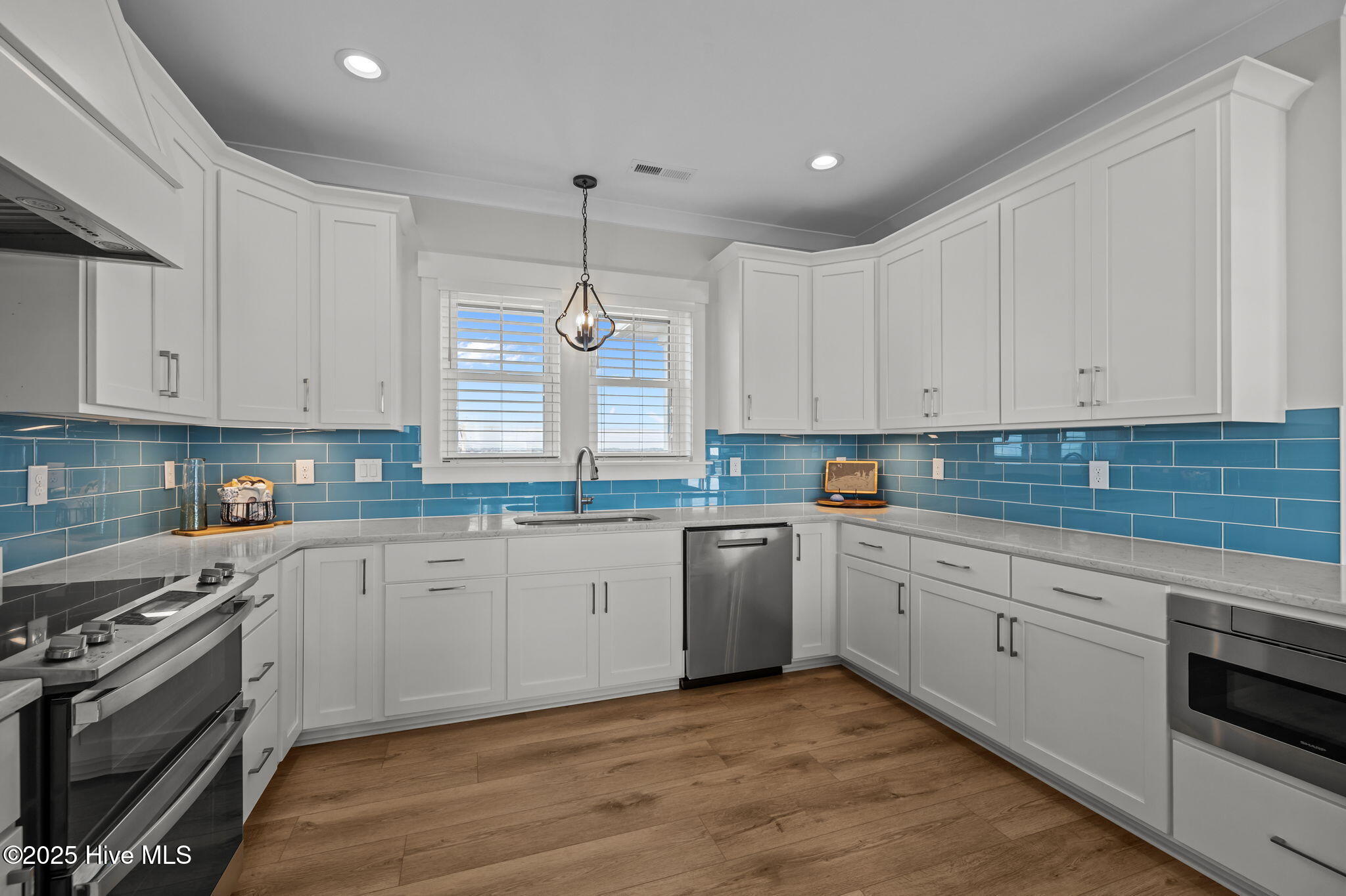 Emerald Isle, North Carolina, 28594, United States, 5 Bedrooms Bedrooms, ,4 BathroomsBathrooms,Residential,For Sale,2003028