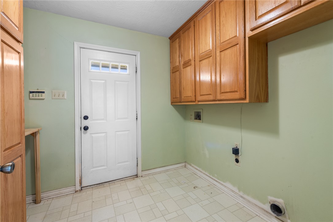 Bryan, Texas, 77808, United States, 4 Bedrooms Bedrooms, ,4 BathroomsBathrooms,Residential,For Sale,1975191