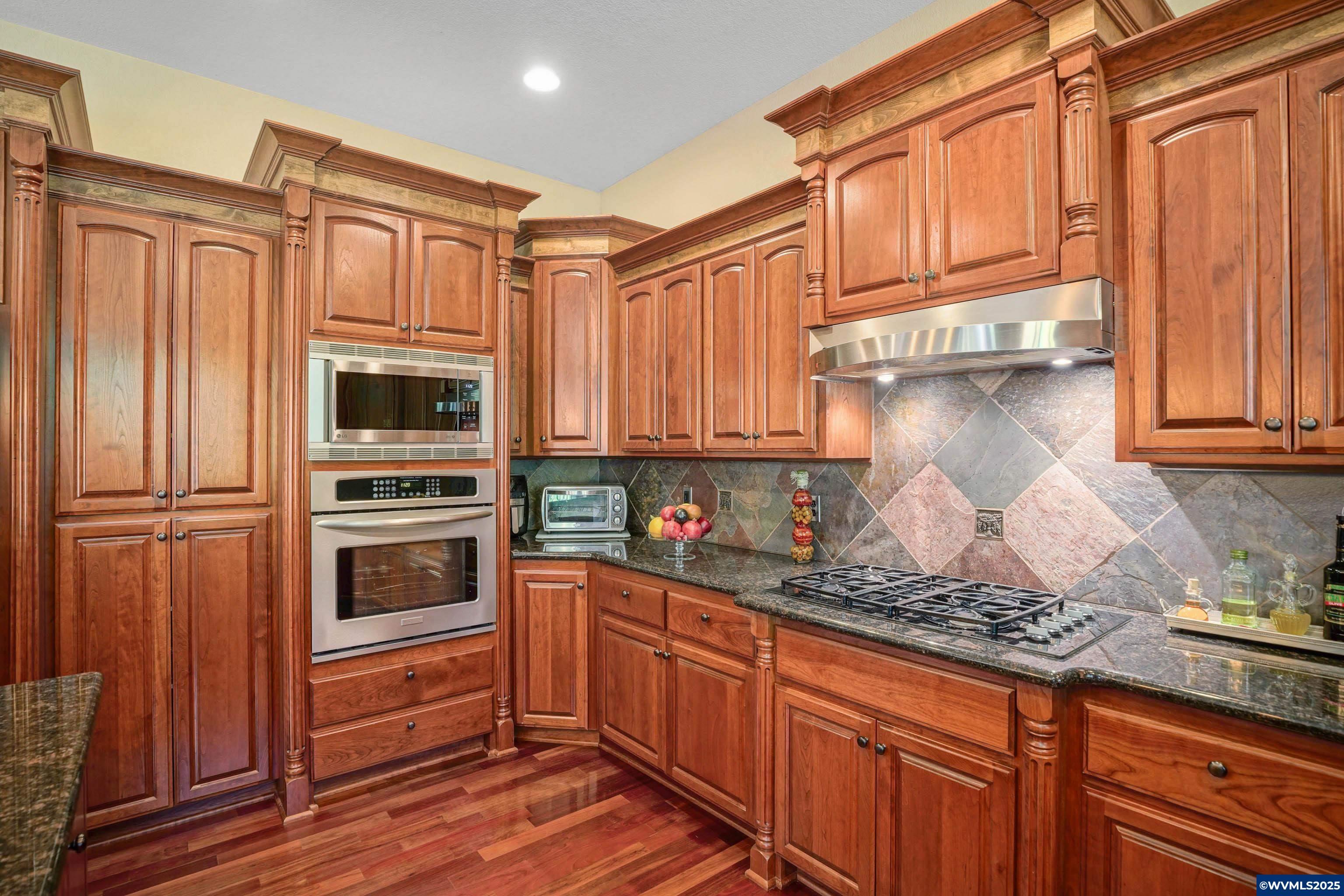 Salem, Oregon, 97306, United States, 4 Bedrooms Bedrooms, ,4 BathroomsBathrooms,Residential,For Sale,1857548