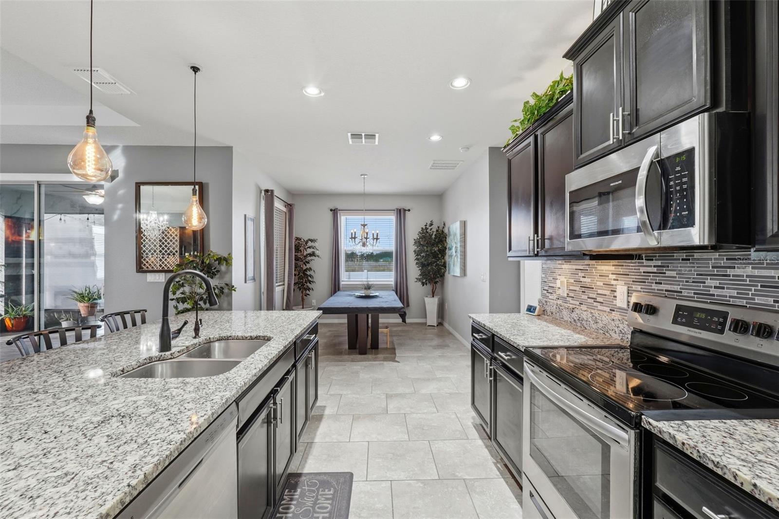 KISSIMMEE, Florida, 34744, United States, 4 Bedrooms Bedrooms, ,4 BathroomsBathrooms,Residential,For Sale,1986116