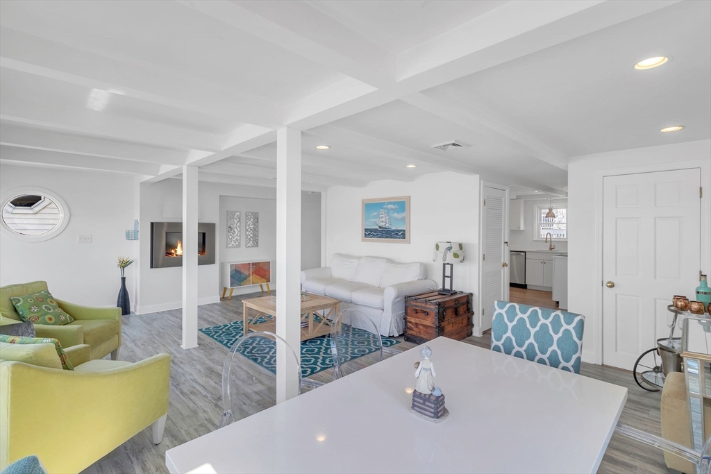 Weymouth, Massachusetts, 02191, United States, 3 Bedrooms Bedrooms, ,2 BathroomsBathrooms,Residential,For Sale,1876021