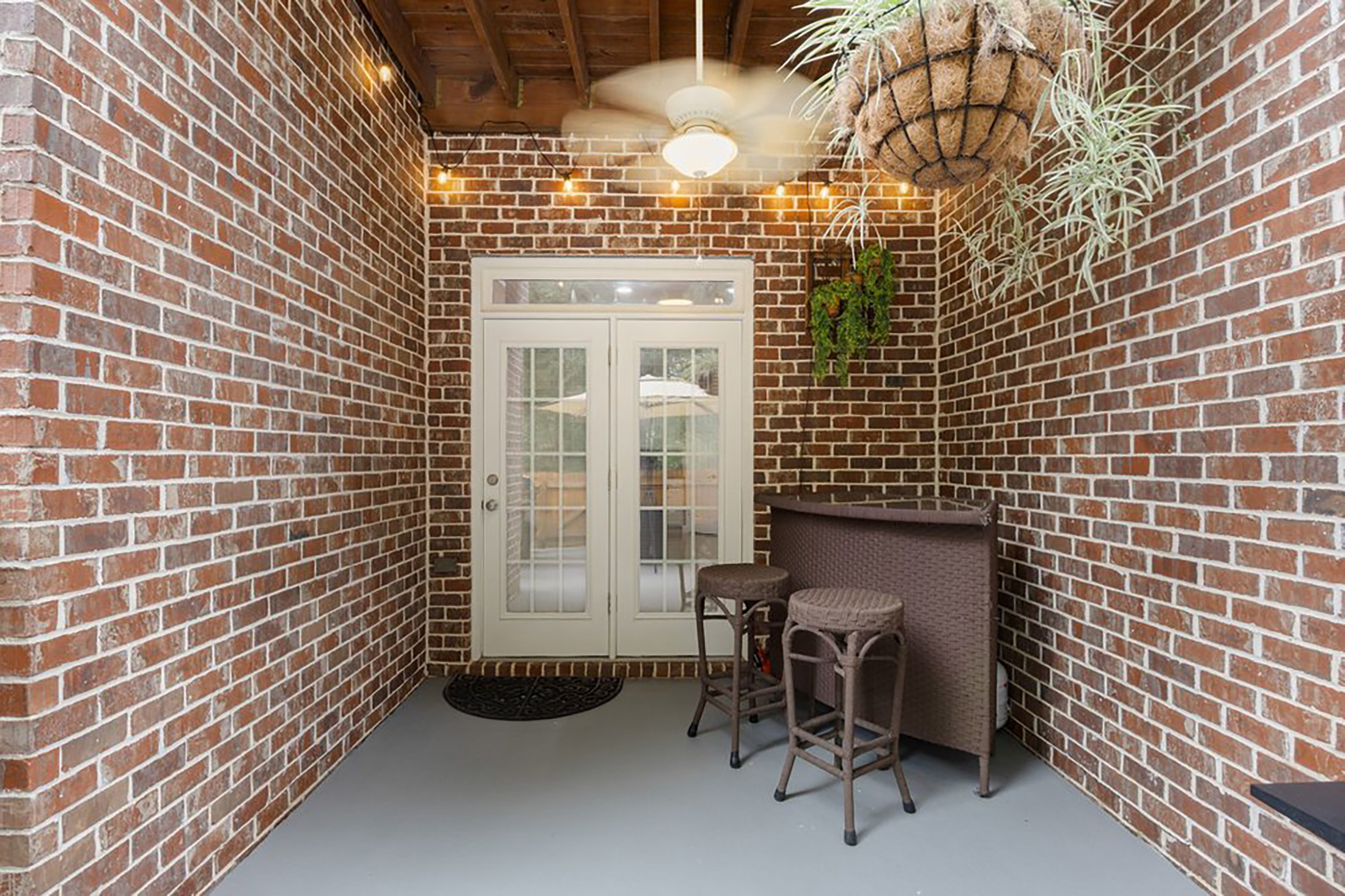  Turnkey Living in Gated Townhome Community - 物件實景