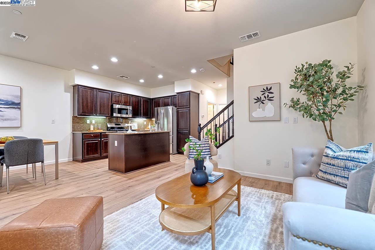 Fremont, California, 94555, United States, 3 Bedrooms Bedrooms, ,3 BathroomsBathrooms,Residential,For Sale,1940973