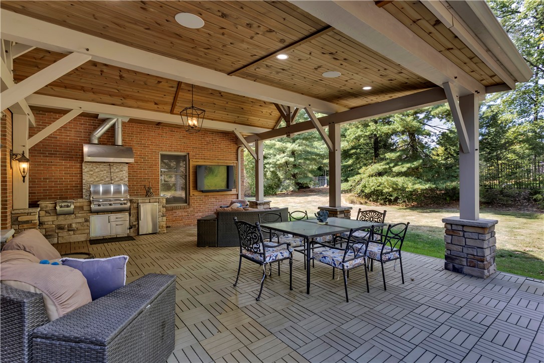 Hampton, Pennsylvania, 15044, United States, 4 Bedrooms Bedrooms, ,6 BathroomsBathrooms,Residential,For Sale,1947069
