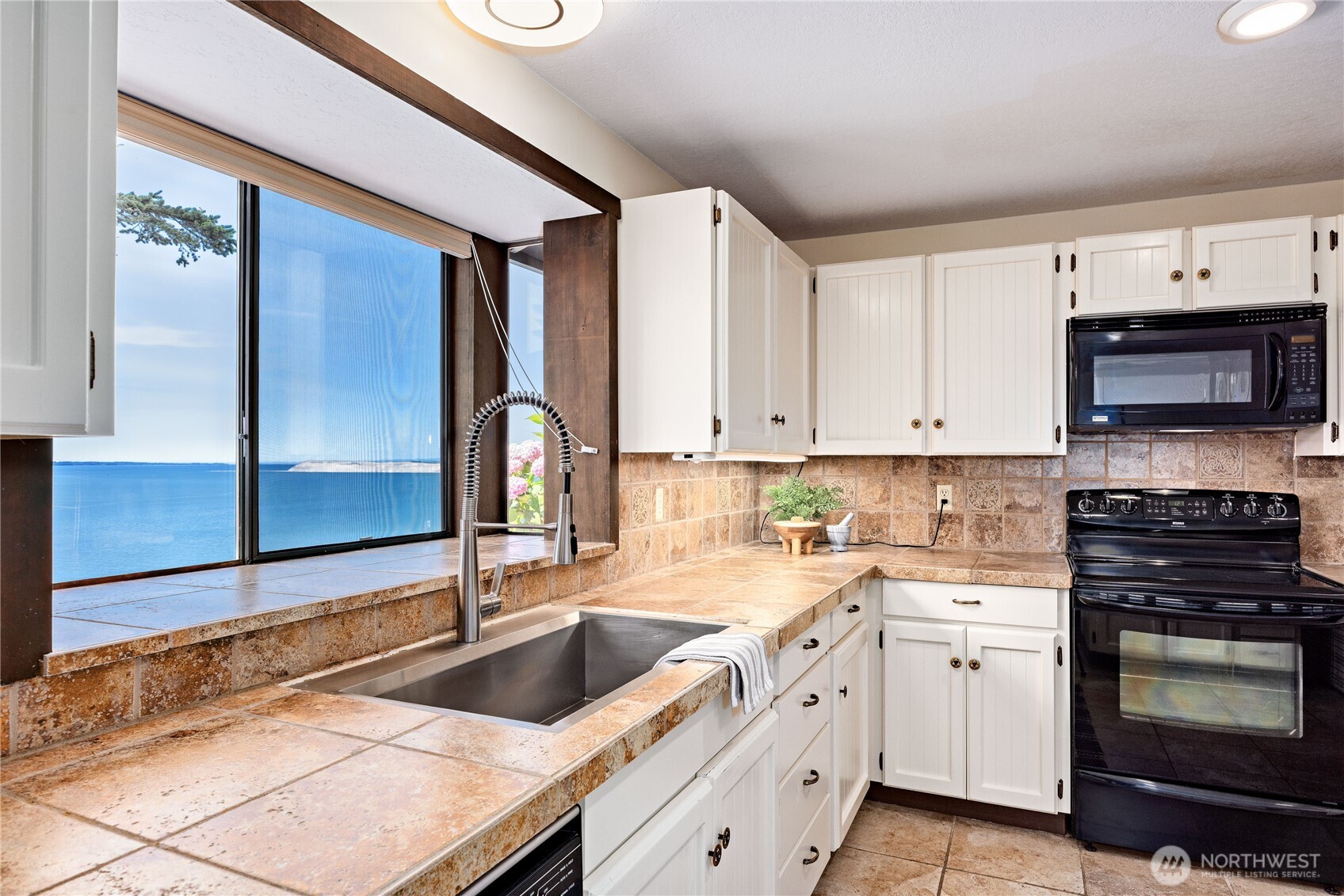 Port Townsend, Washington, 98368, United States, 3 Bedrooms Bedrooms, ,1 BathroomBathrooms,Residential,For Sale,1939174