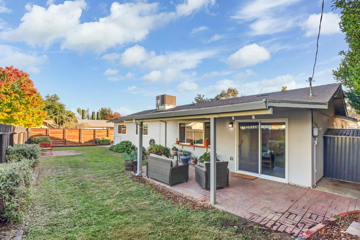 Sacramento, California, 95826, United States, 3 Bedrooms Bedrooms, ,2 BathroomsBathrooms,Residential,For Sale,1991468