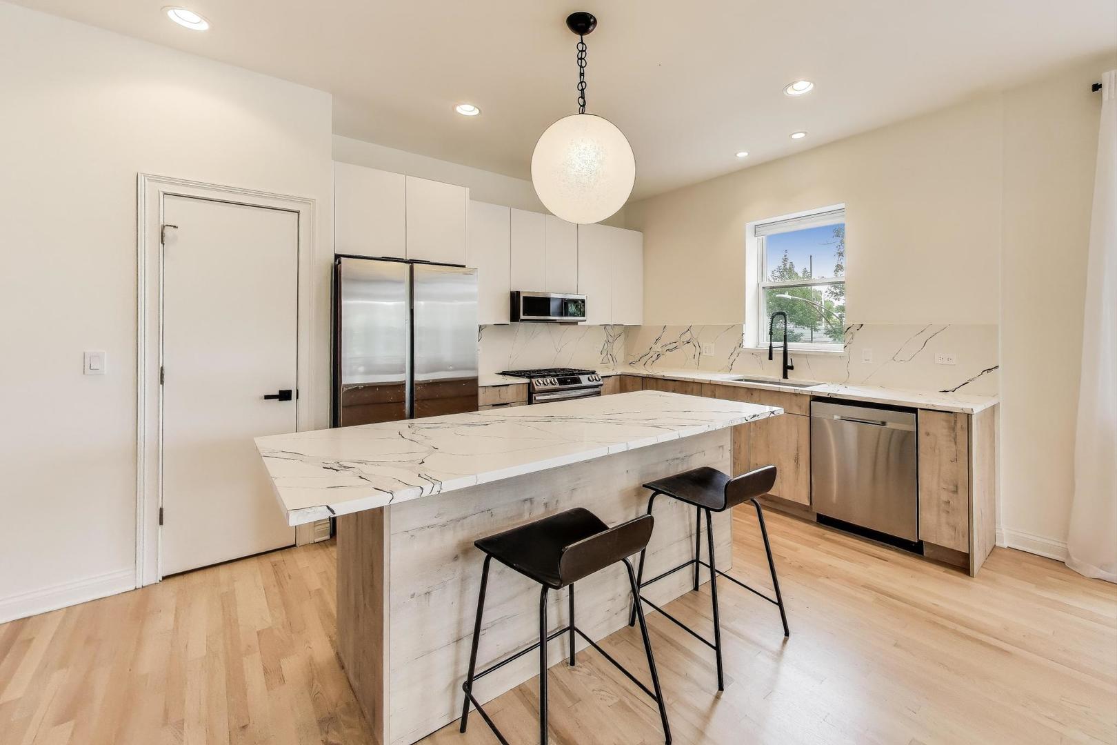 Chicago, Illinois, 60647, United States, 3 Bedrooms Bedrooms, ,2 BathroomsBathrooms,Residential,For Sale,1957515