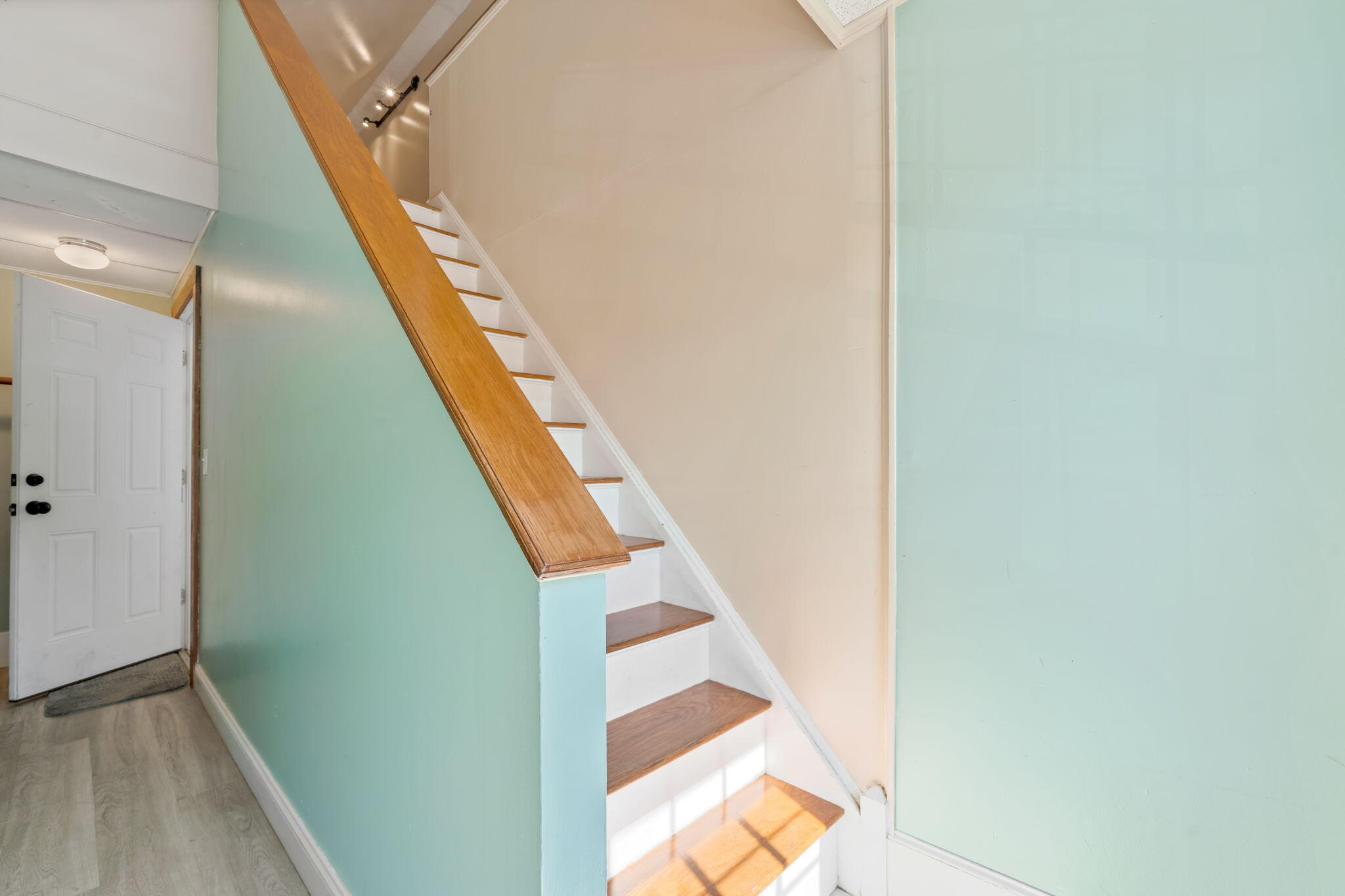 Biddeford, Maine, 04005, United States, ,3 BathroomsBathrooms,Residential,For Sale,1977018