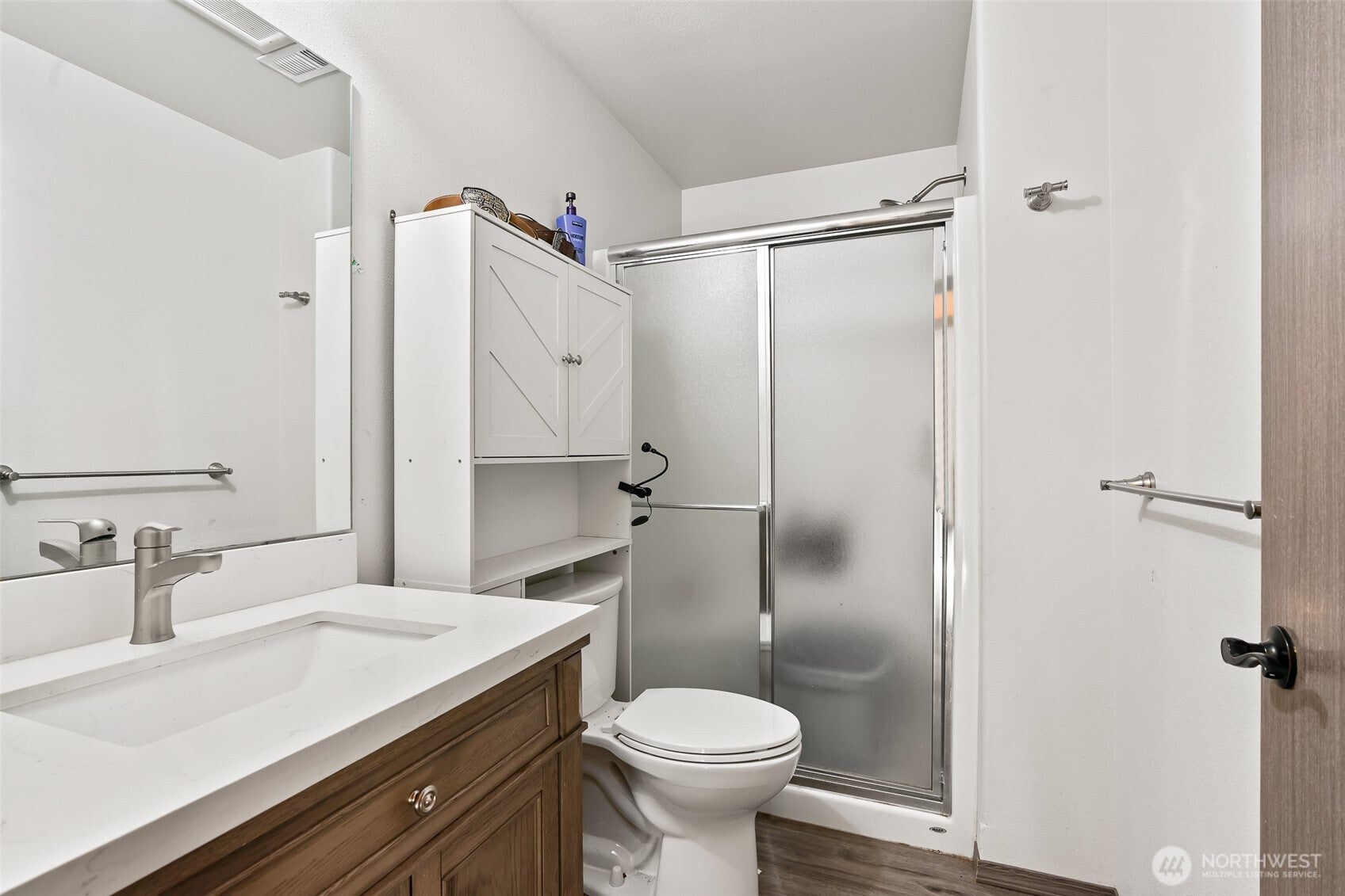 Ellensburg, Washington, 98926, United States, 6 Bedrooms Bedrooms, ,2 BathroomsBathrooms,Residential,For Sale,1992085