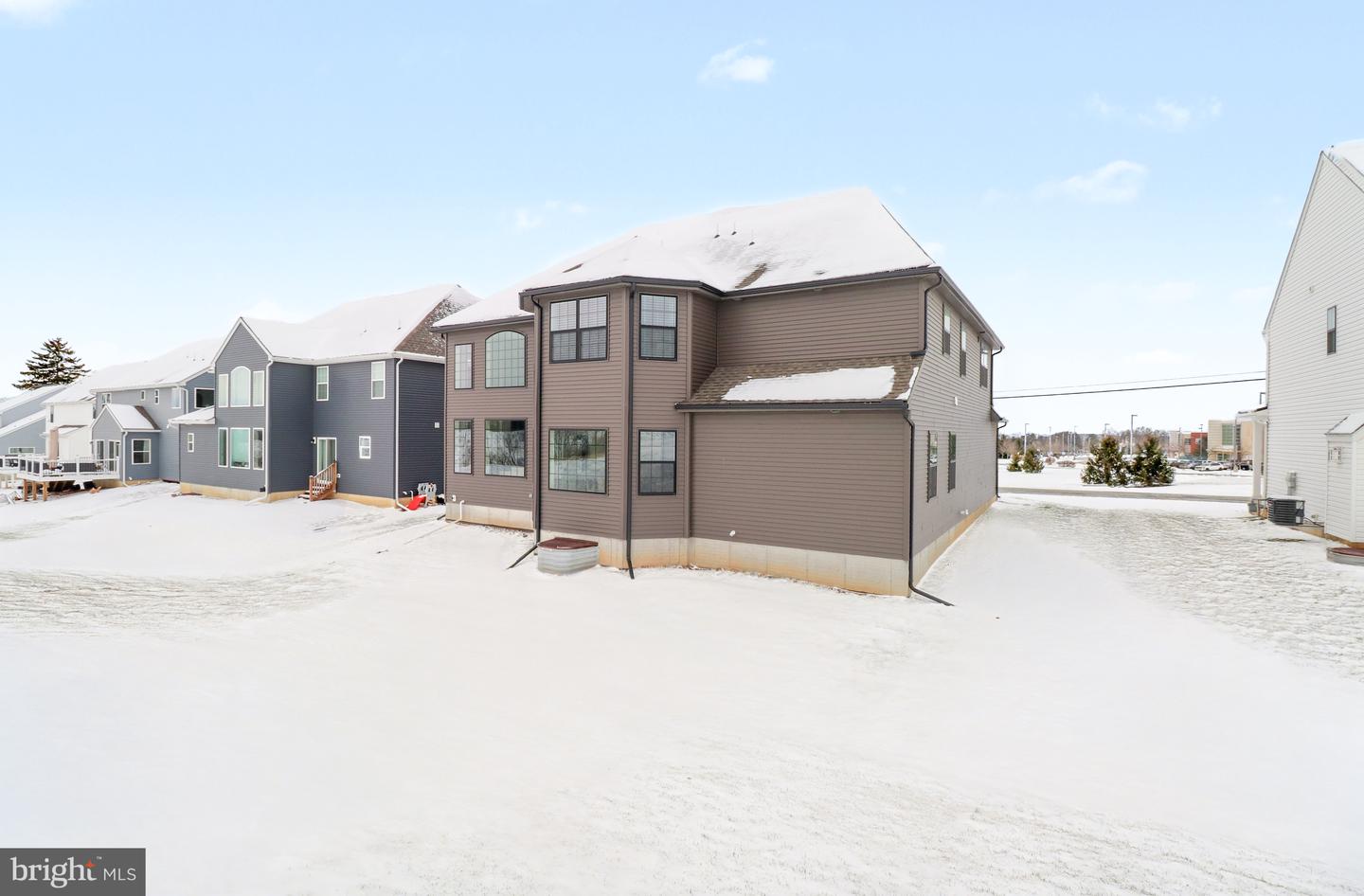 York, Pennsylvania, 17403, United States, 5 Bedrooms Bedrooms, ,6 BathroomsBathrooms,Residential,For Sale,2003251