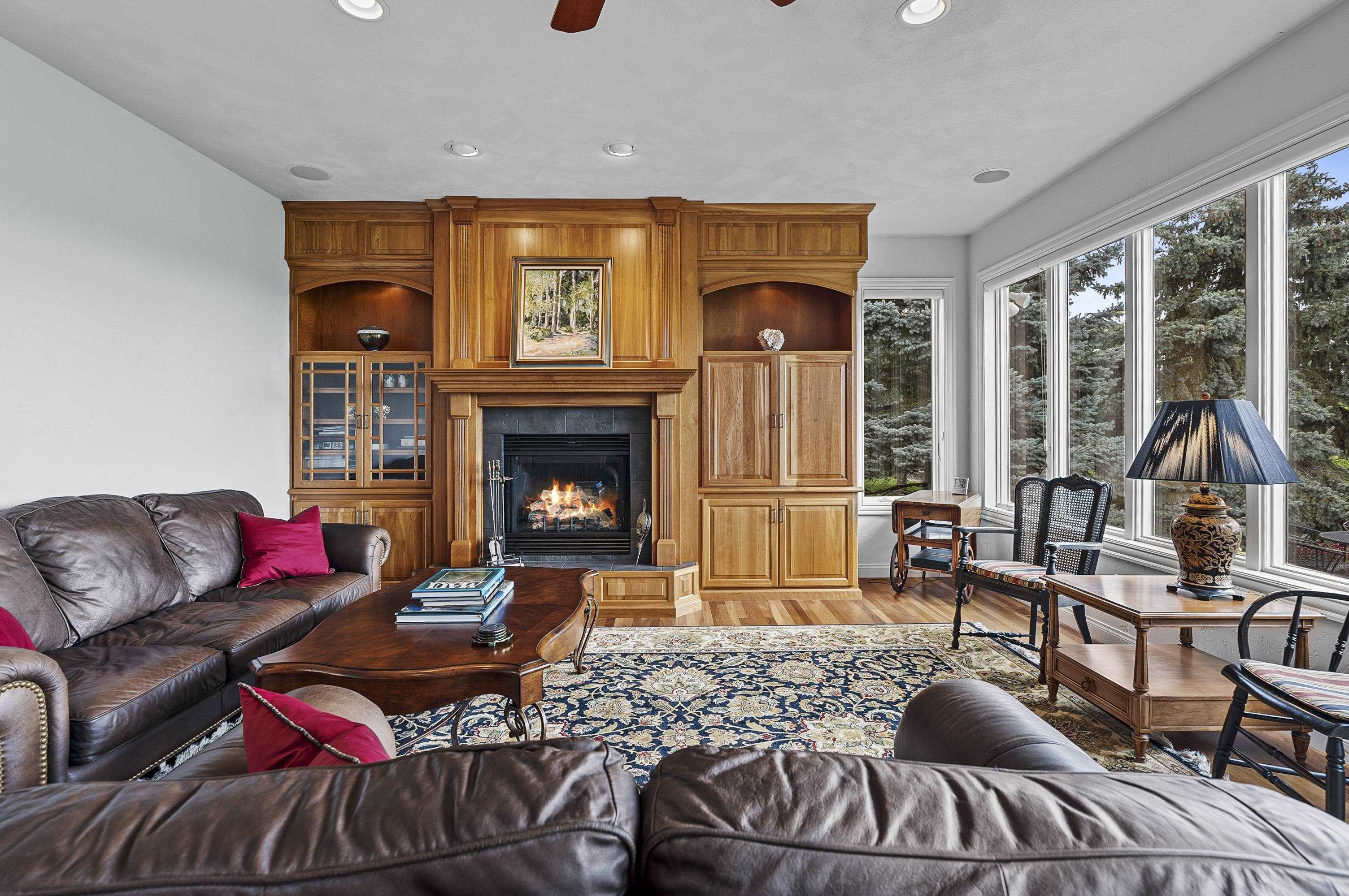 NEENAH, Wisconsin, 54956, United States, 3 Bedrooms Bedrooms, ,3 BathroomsBathrooms,Residential,For Sale,1927222