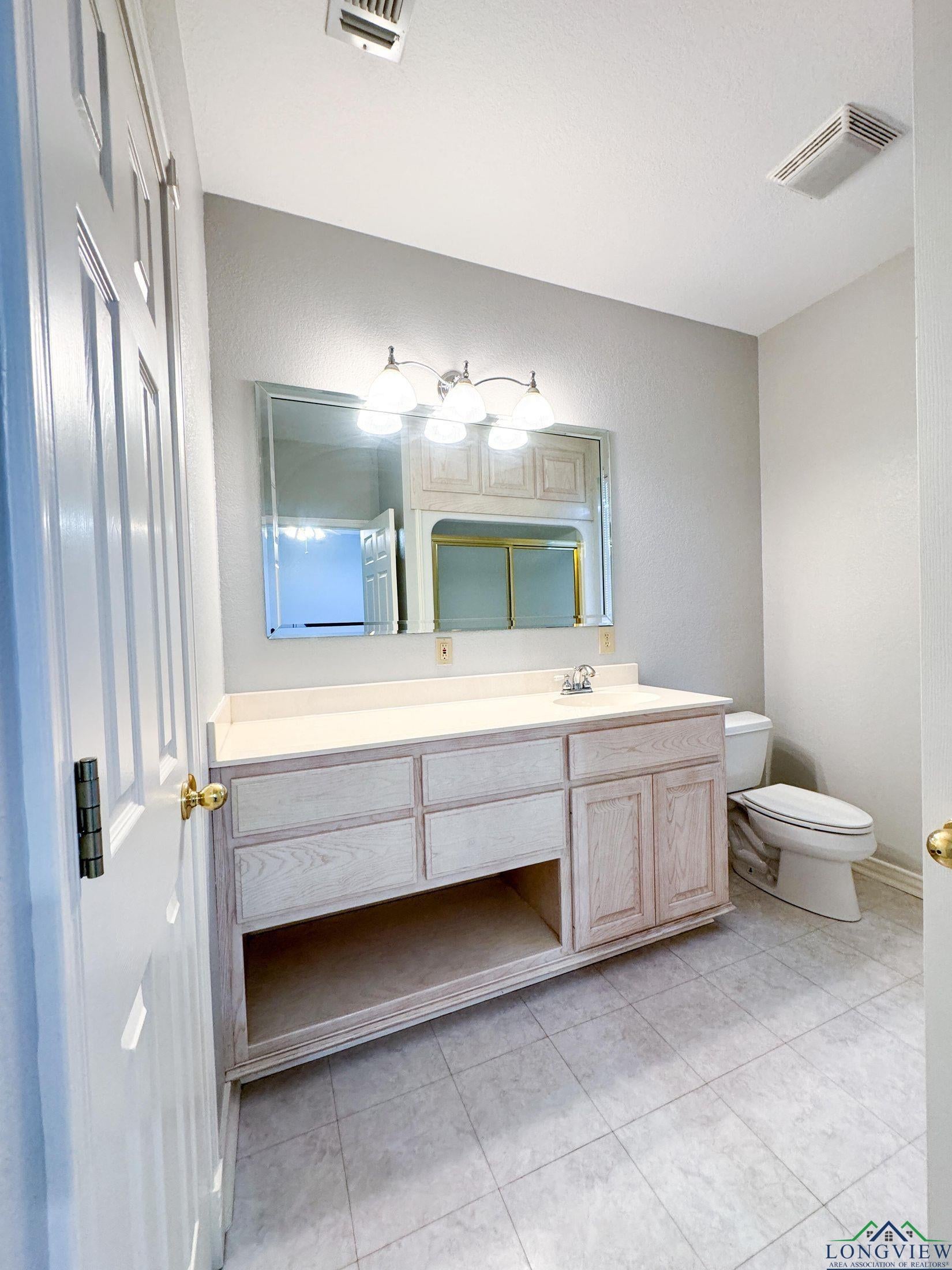 Bivins, Texas, 75555, United States, 3 Bedrooms Bedrooms, ,3 BathroomsBathrooms,Residential,For Sale,1873299