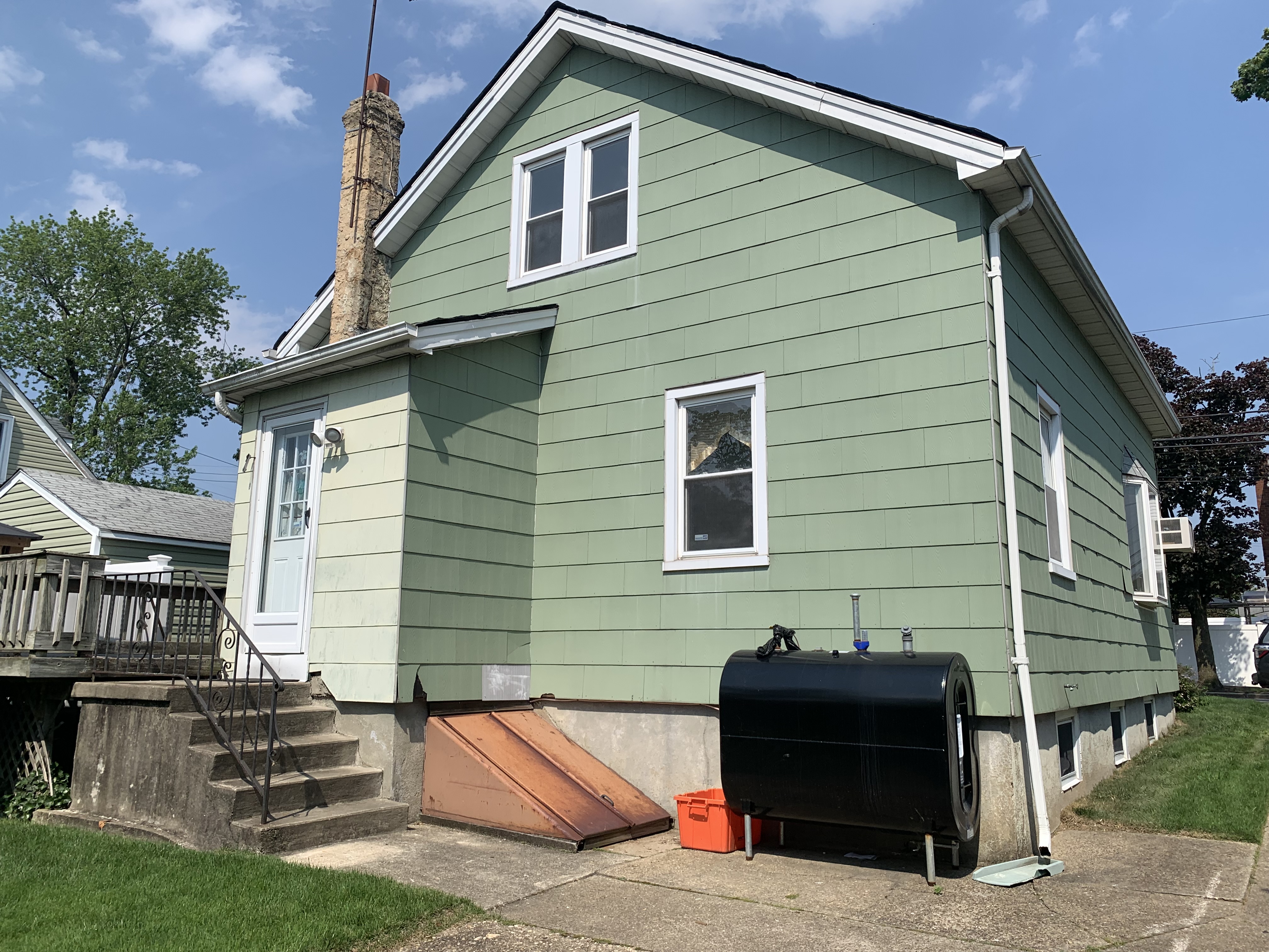 Elmont, New York, 11003, United States, 3 Bedrooms Bedrooms, ,1 BathroomBathrooms,Residential,For Sale,1976204