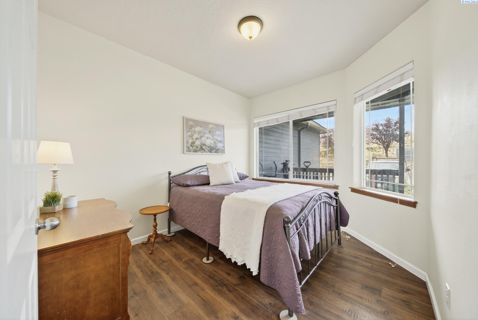 Prosser, Washington, 99350, United States, 3 Bedrooms Bedrooms, ,2 BathroomsBathrooms,Residential,For Sale,1964108