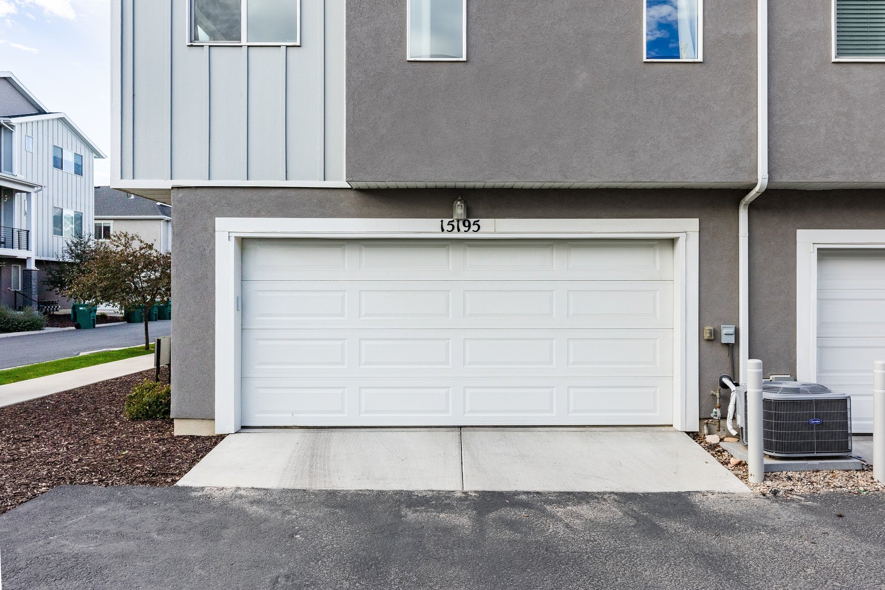  Clean and Updated End Unit Townhome - 物件實景